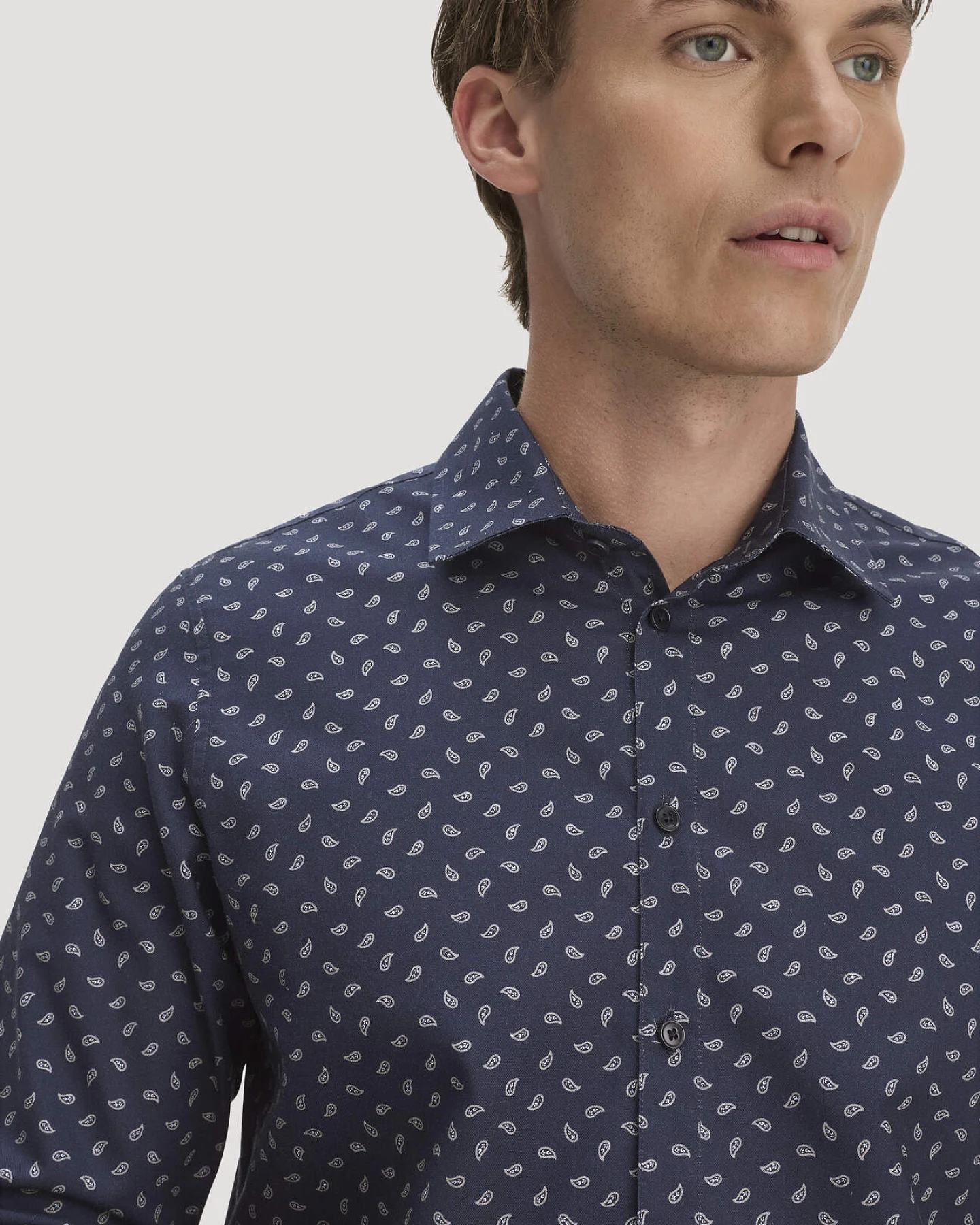 hessnatur Herren Print Hemd Regular aus Bio-Baumwolle - blau - Größe XL (43/44) – Ansicht 4