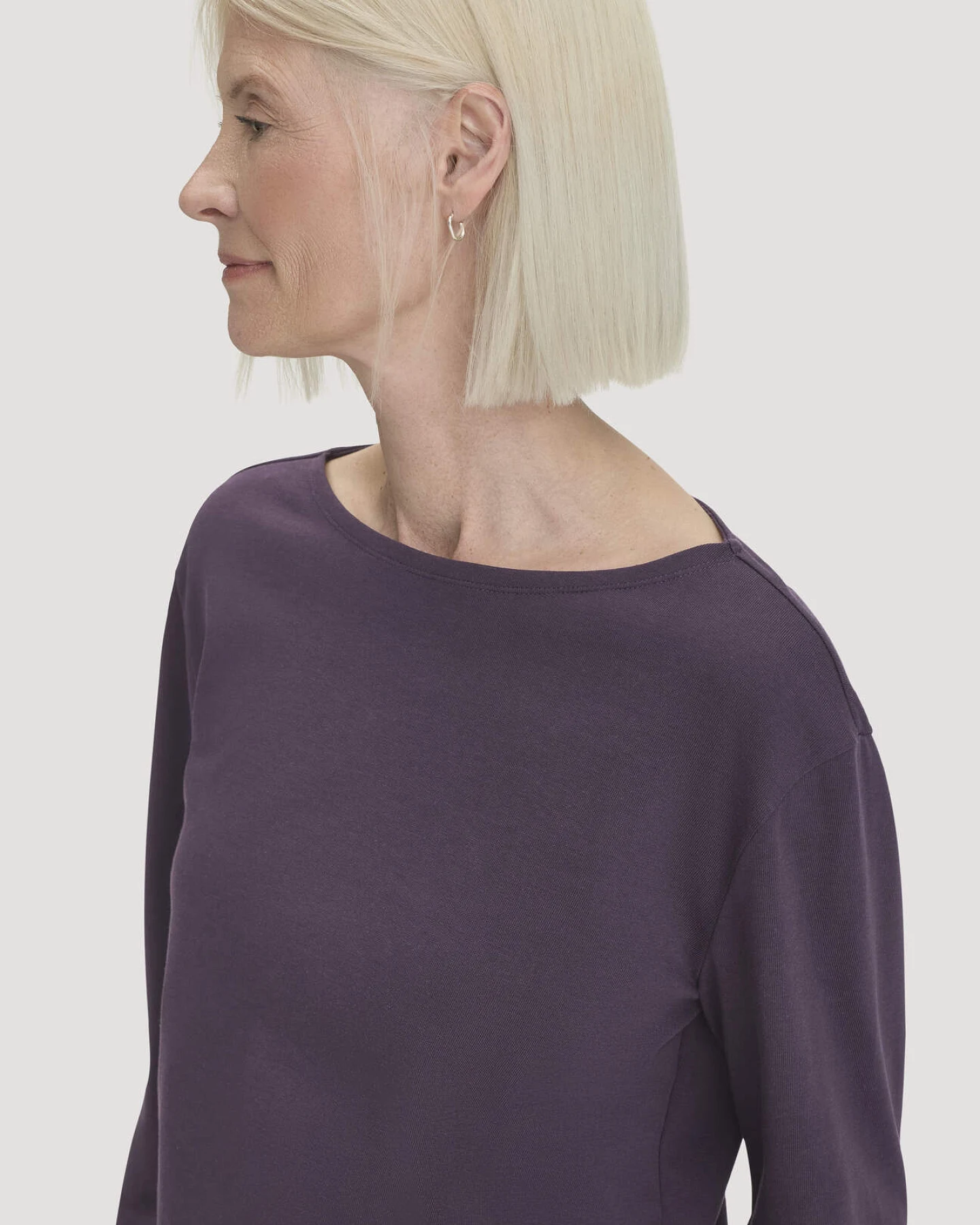 hessnatur Damen Heavy Jersey Longsleeve Relaxed aus Bio-Baumwolle - lila - Größe 44 – Ansicht 4
