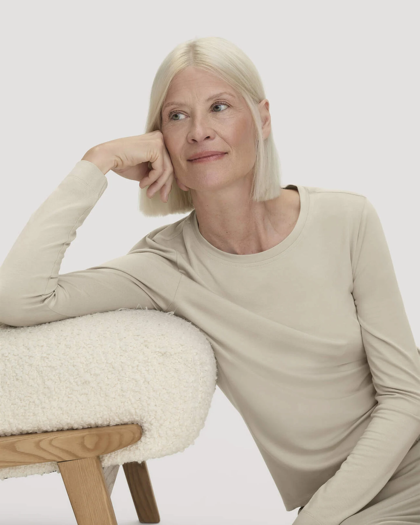 hessnatur Damen Schlaf Longsleeve PURE FLOW aus TENCEL™ Modal - beige - Größe 40 – Ansicht 3