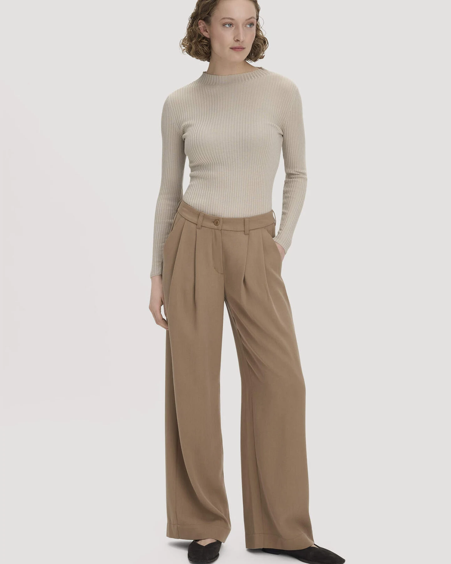 hessnatur Damen Strick Pullover Fitted aus TENCEL™ Lyocell mit Bio-Baumwolle - beige - Größe L – Ansicht 2