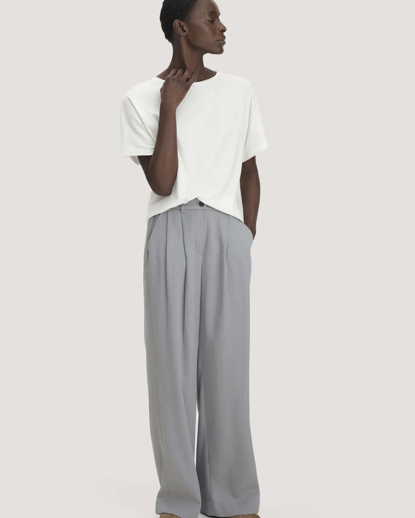hessnatur Damen T-Shirt Oversize aus TENCEL™ Lyocell und Bio-Baumwolle - weiß - Größe XS – Ansicht 2