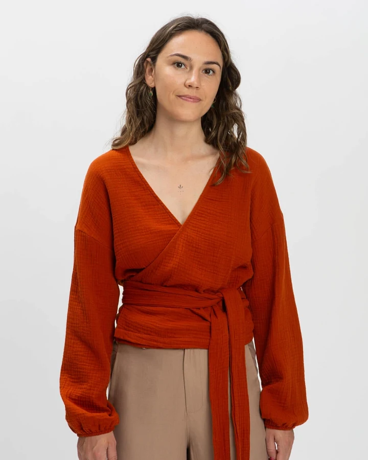 MATONA Damen vegan Wickelbluse Musselin Ziegelrot
