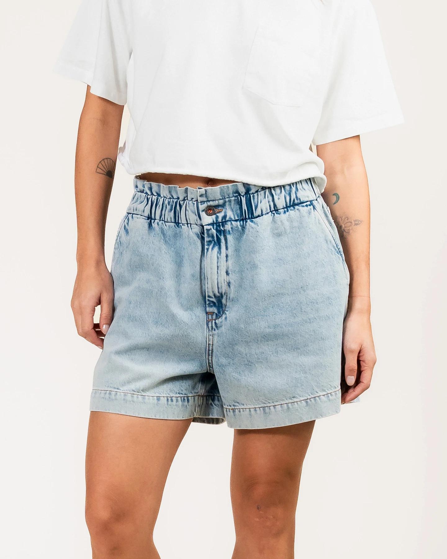 Kuyichi Damen vegan Denim Shorts Sophie Blue Bolt – Ansicht 2