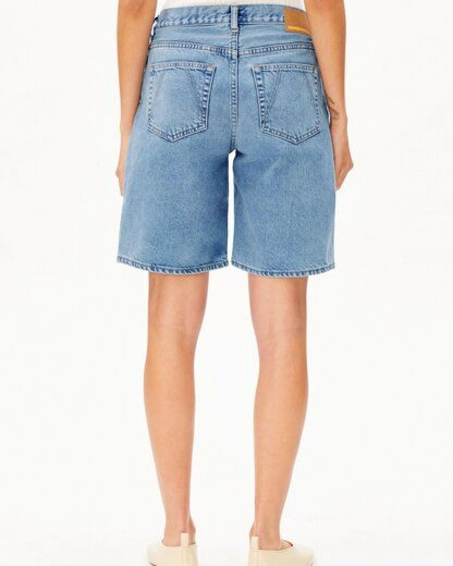 ARMEDANGELS THALINAA Damen Jeans-Shorts aus 100% recycelter Baumwolle – Ansicht 2
