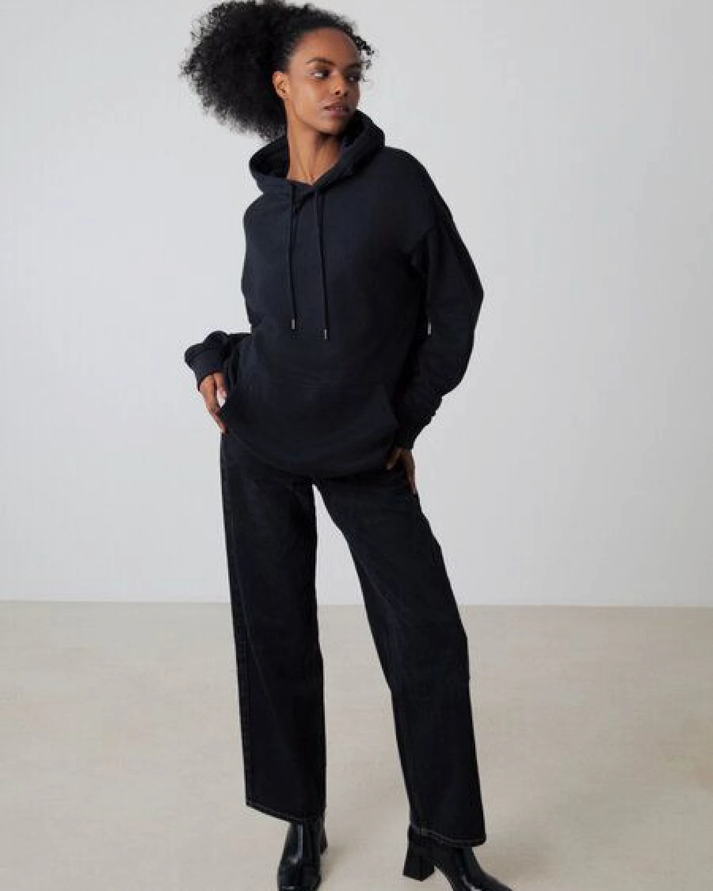 Honest Basics Schwerer Hoodie – Ansicht 4