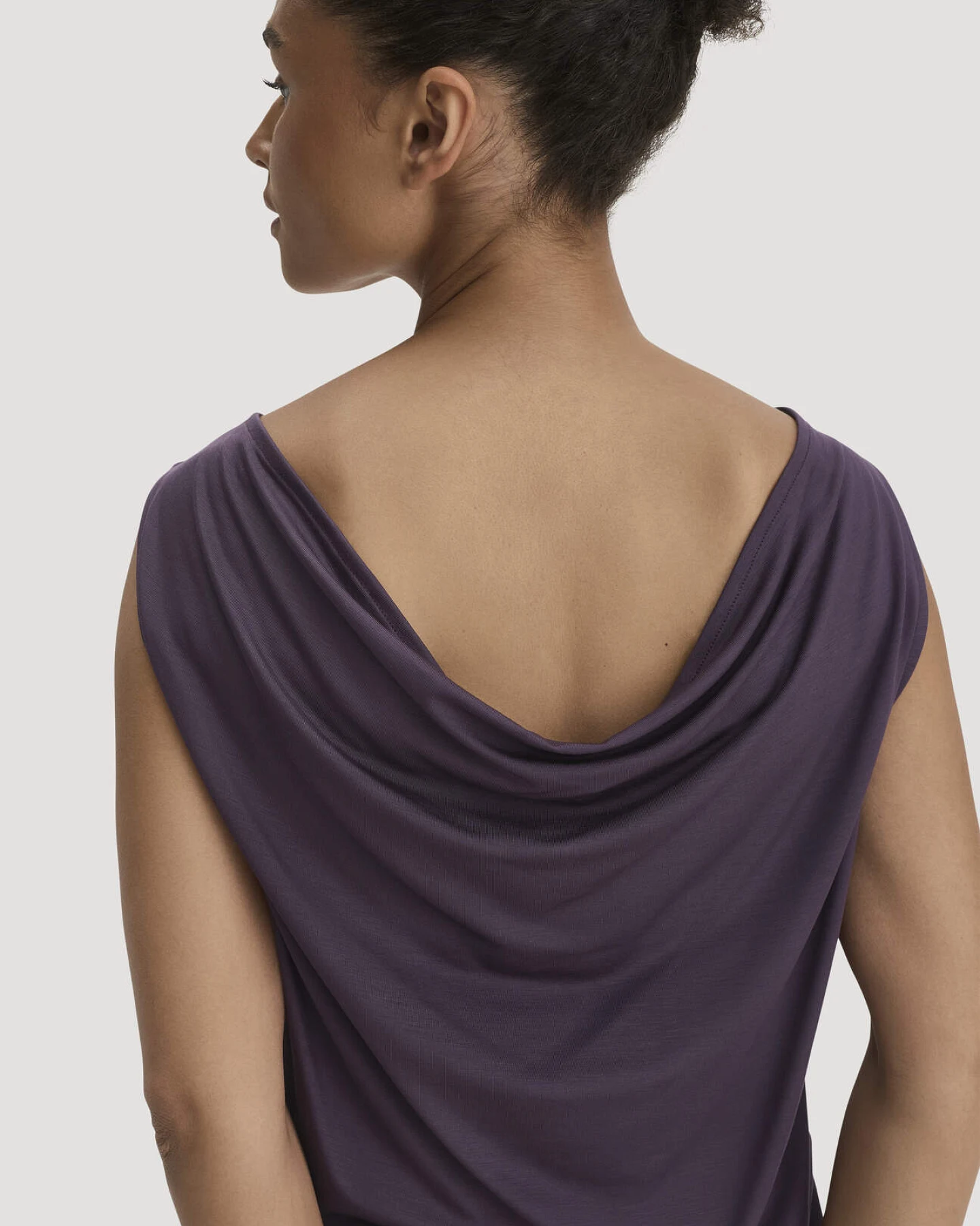 hessnatur Damen Jersey Top Relaxed aus TENCEL™ Lyocell - lila - Größe 38 – Ansicht 4
