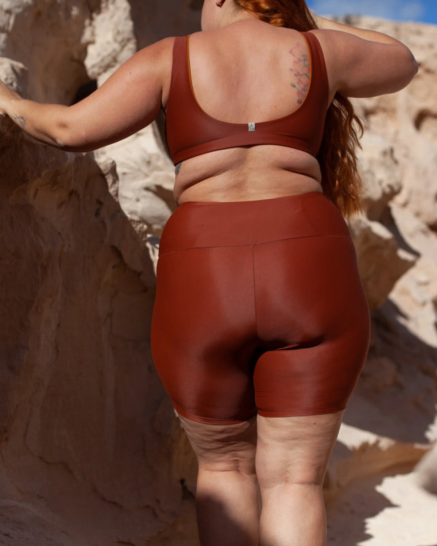 Inaska Damen vegan Shorts High Waist Radler Chill Earth Rust Brown – Ansicht 2