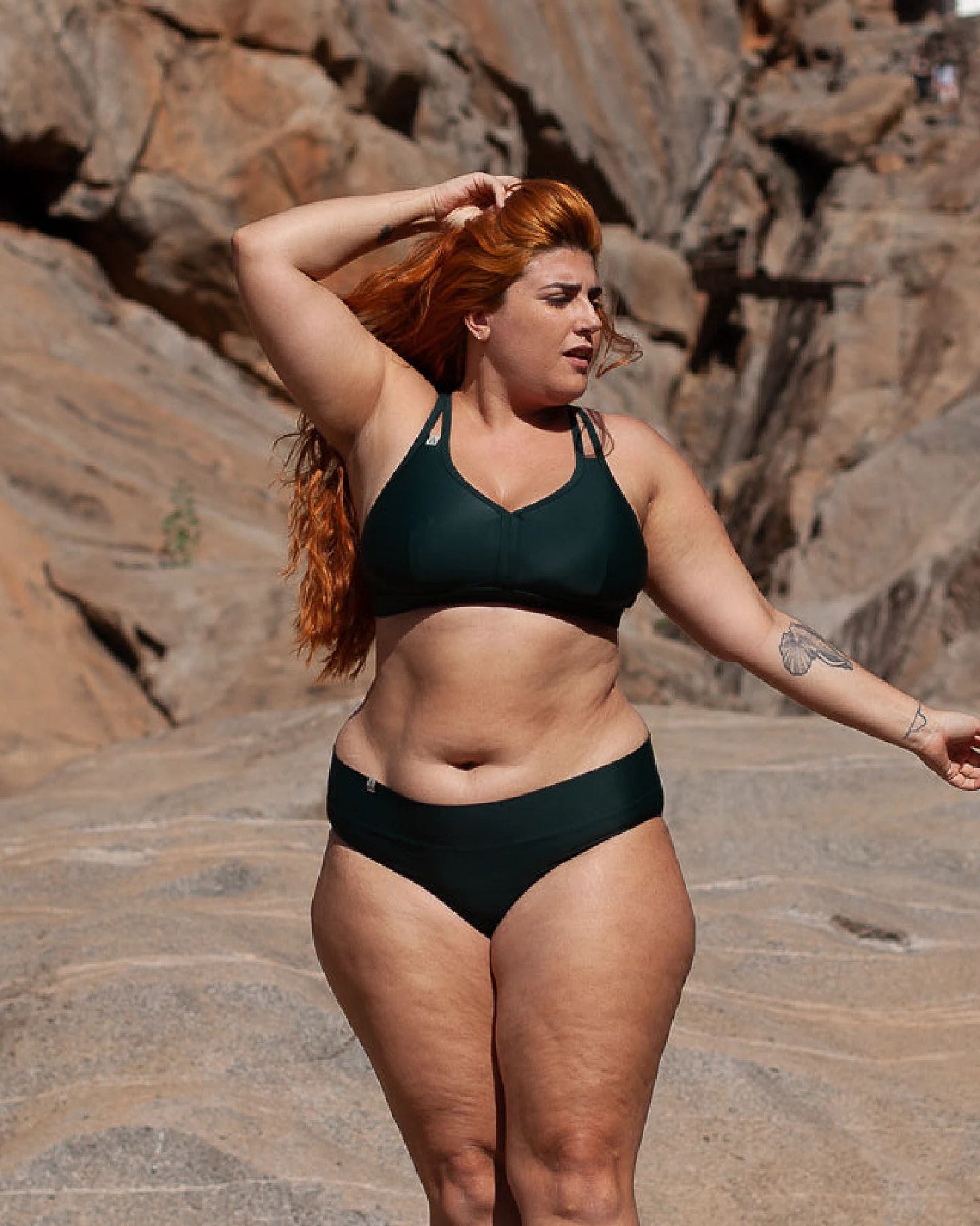 Inaska Damen vegan Bikiniunterteil Soft Waist Flow Dunkelgrün – Ansicht 2