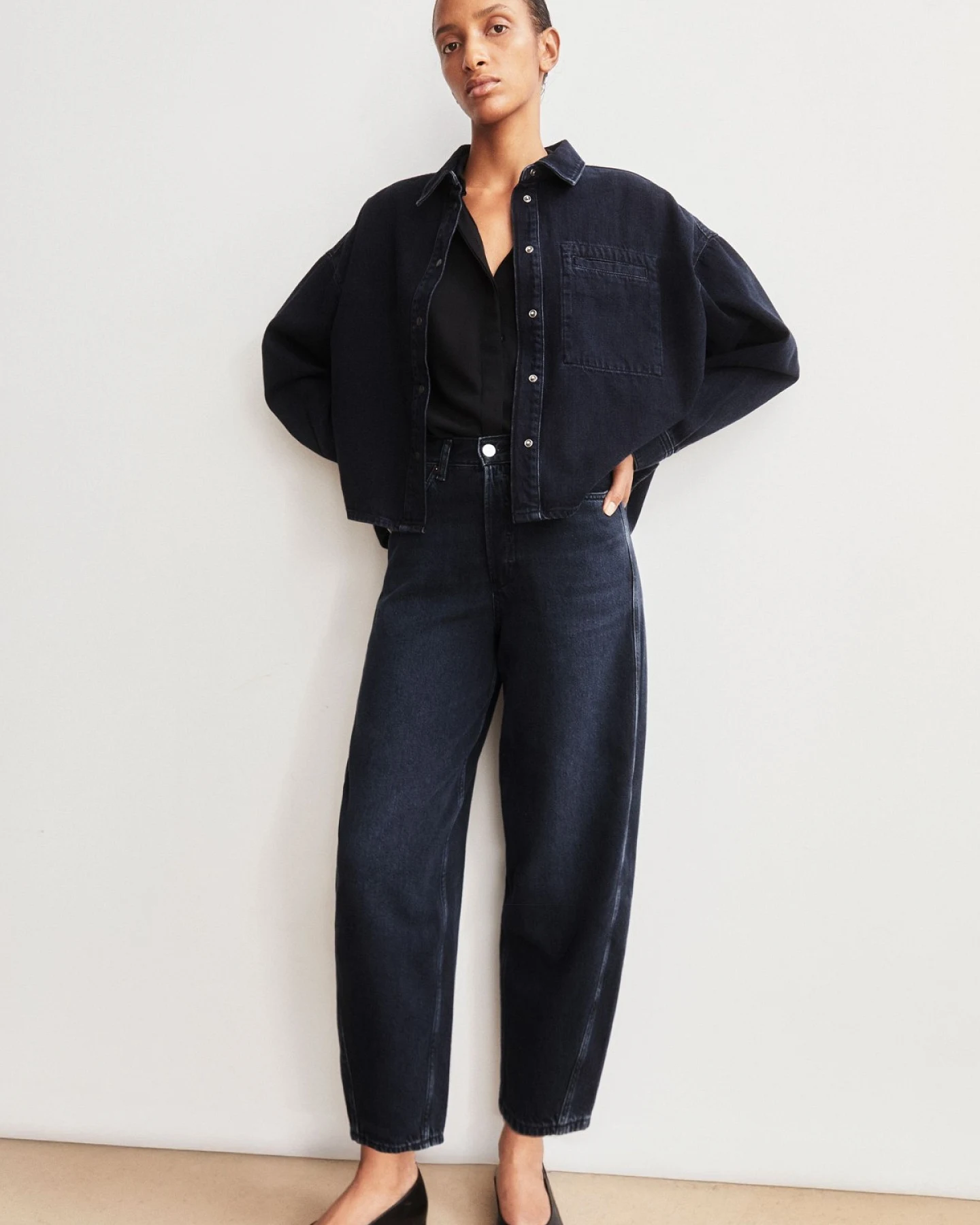 Jeans Baarly High Waist Barrel Fluid Ink – Ansicht 4