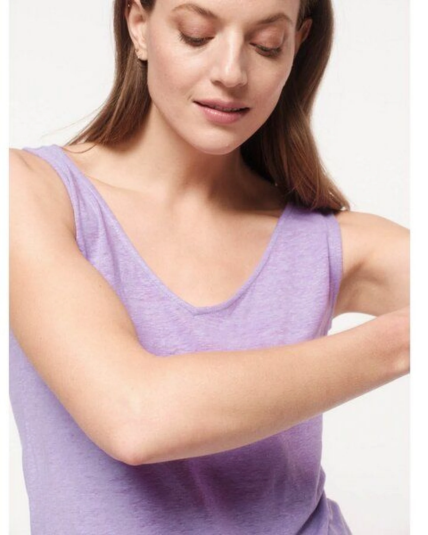 LANIUS Tanktop mit V-Ausschnitt aus Bio-Leinen – Ansicht 4