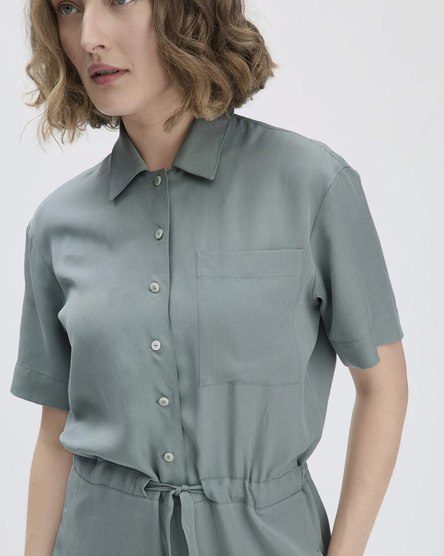 hessnatur Damen Overall Relaxed aus TENCEL™ Lyocell - grün - Größe 40 – Ansicht 3