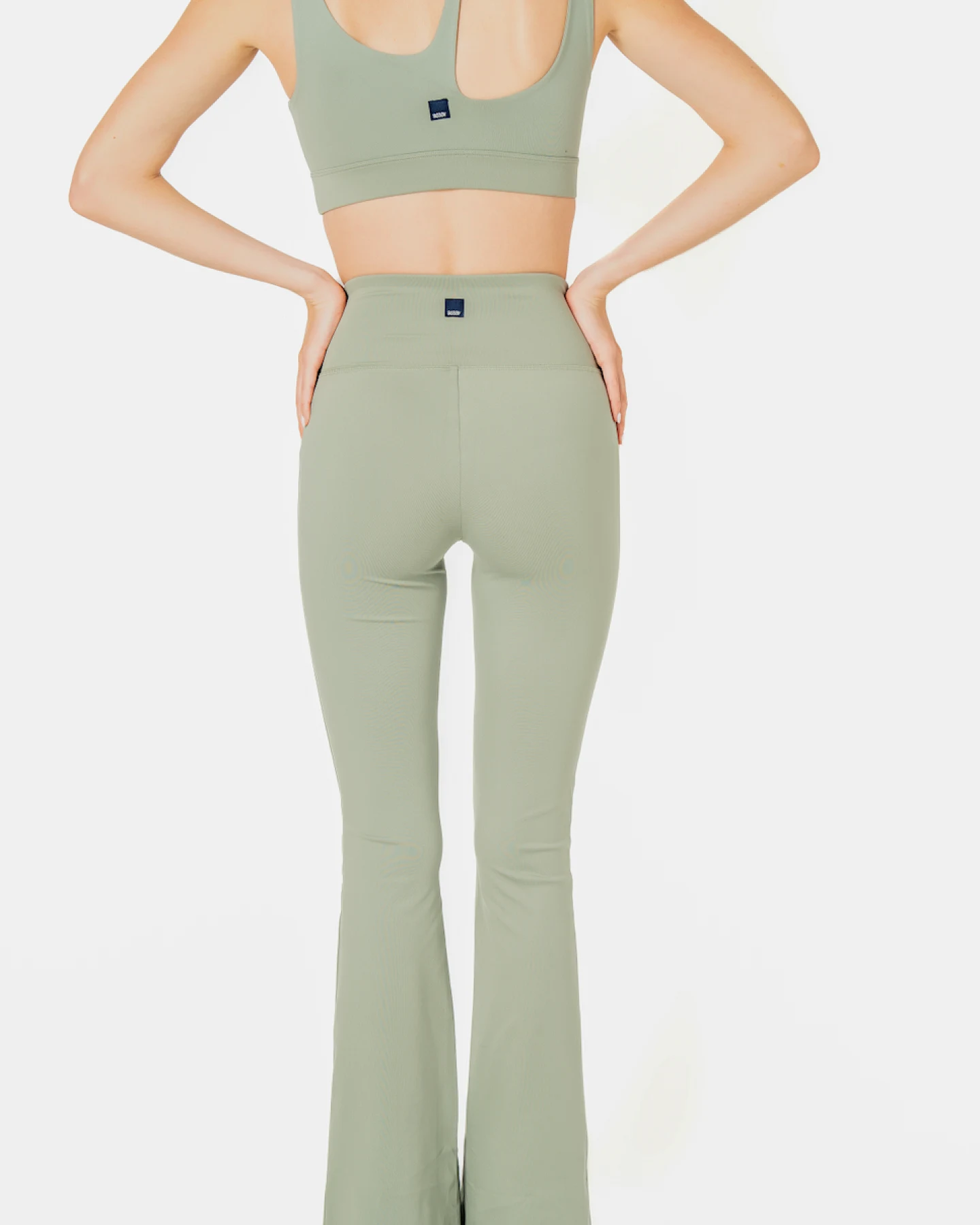 SEAAV Damen vegan Leggings Ausgeschnitten Bootcut Dusty Sage Green – Ansicht 2