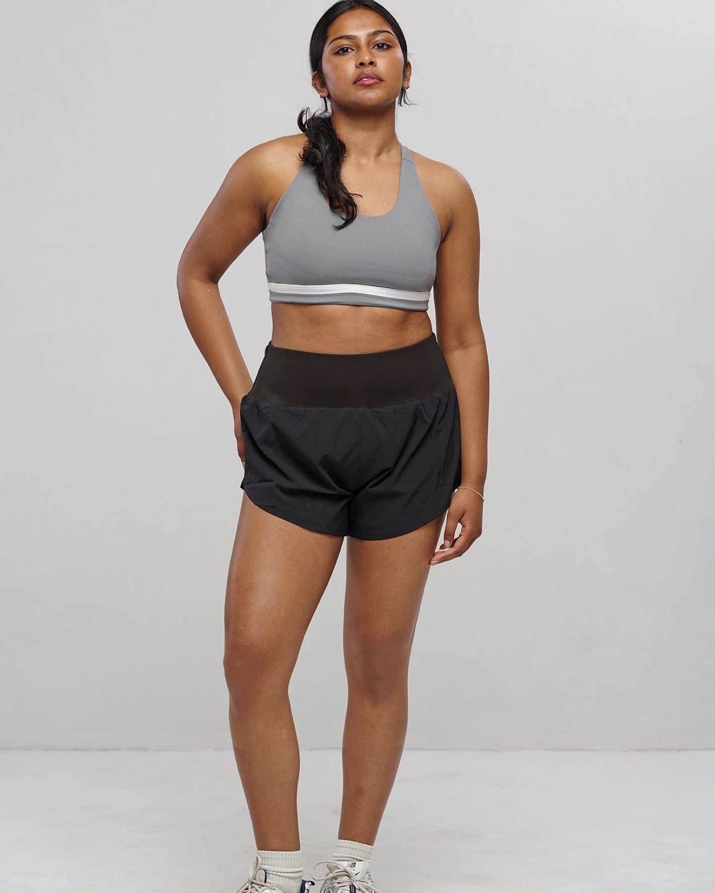 SEAAV Damen vegan Kurze Hose Flow Pace Onyx – Ansicht 2