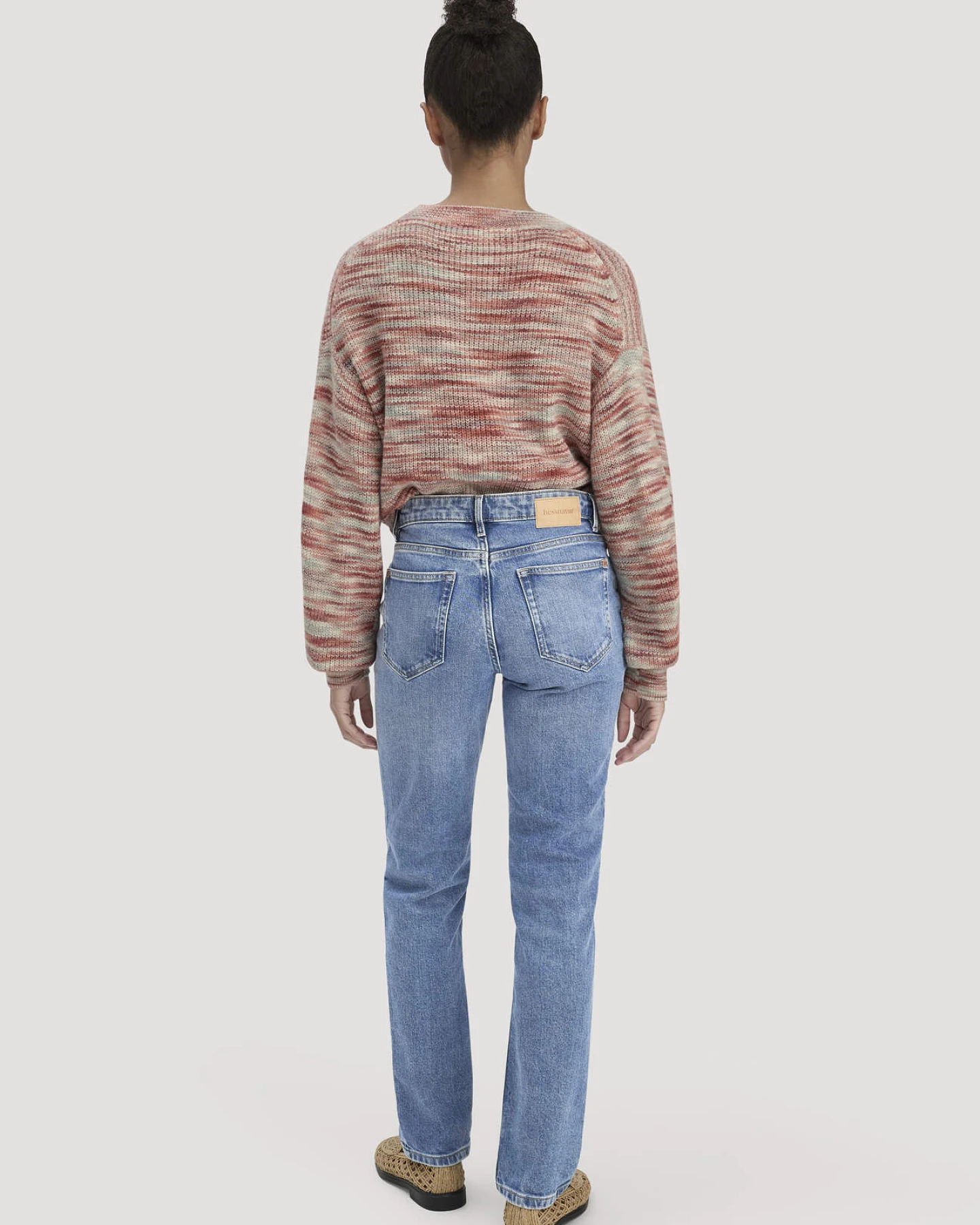 hessnatur Damen Jeans MARIE Straight aus Bio-Denim - blau - Größe 26/32 – Ansicht 2