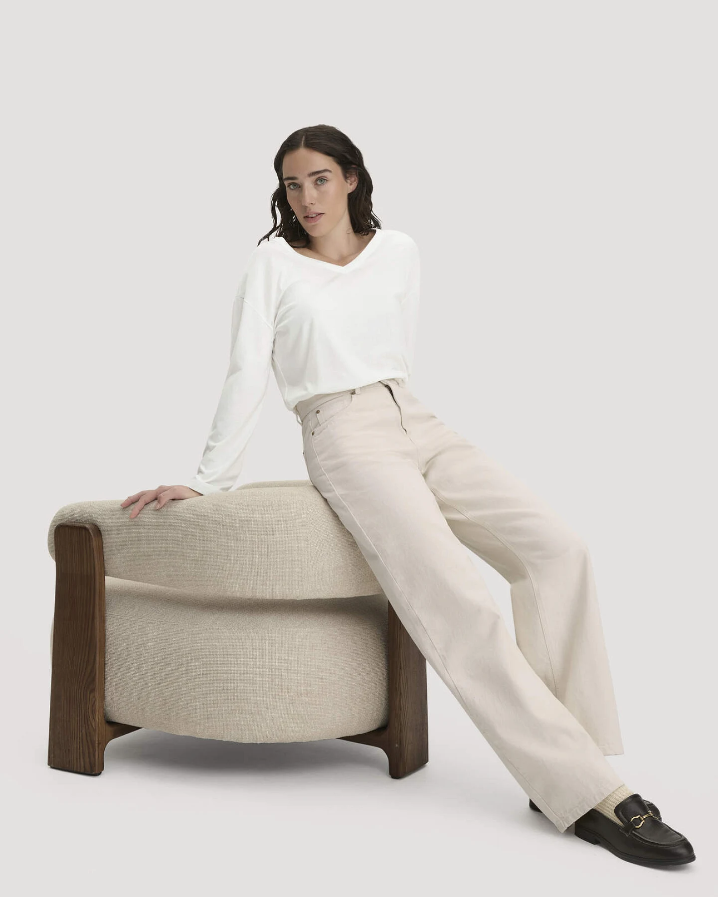 hessnatur Damen Jeans ALVA Wide Leg UNDYED aus Bio-Baumwolle mit Recycled-Baumwolle - natur - Größe 27/32 – Ansicht 4