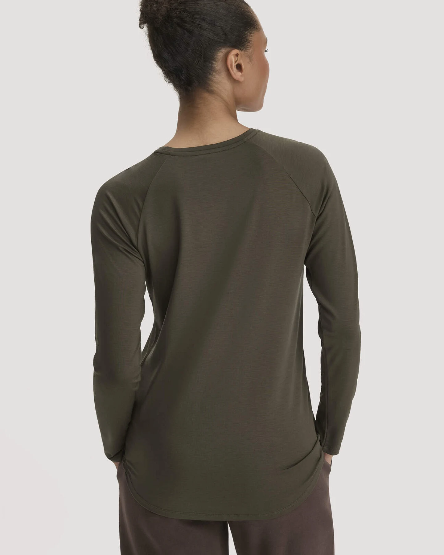 hessnatur Loungewear Longsleeve Regular ACTIVE COMFORT aus TENCEL™ Lyocell - grün - Größe 38 – Ansicht 3