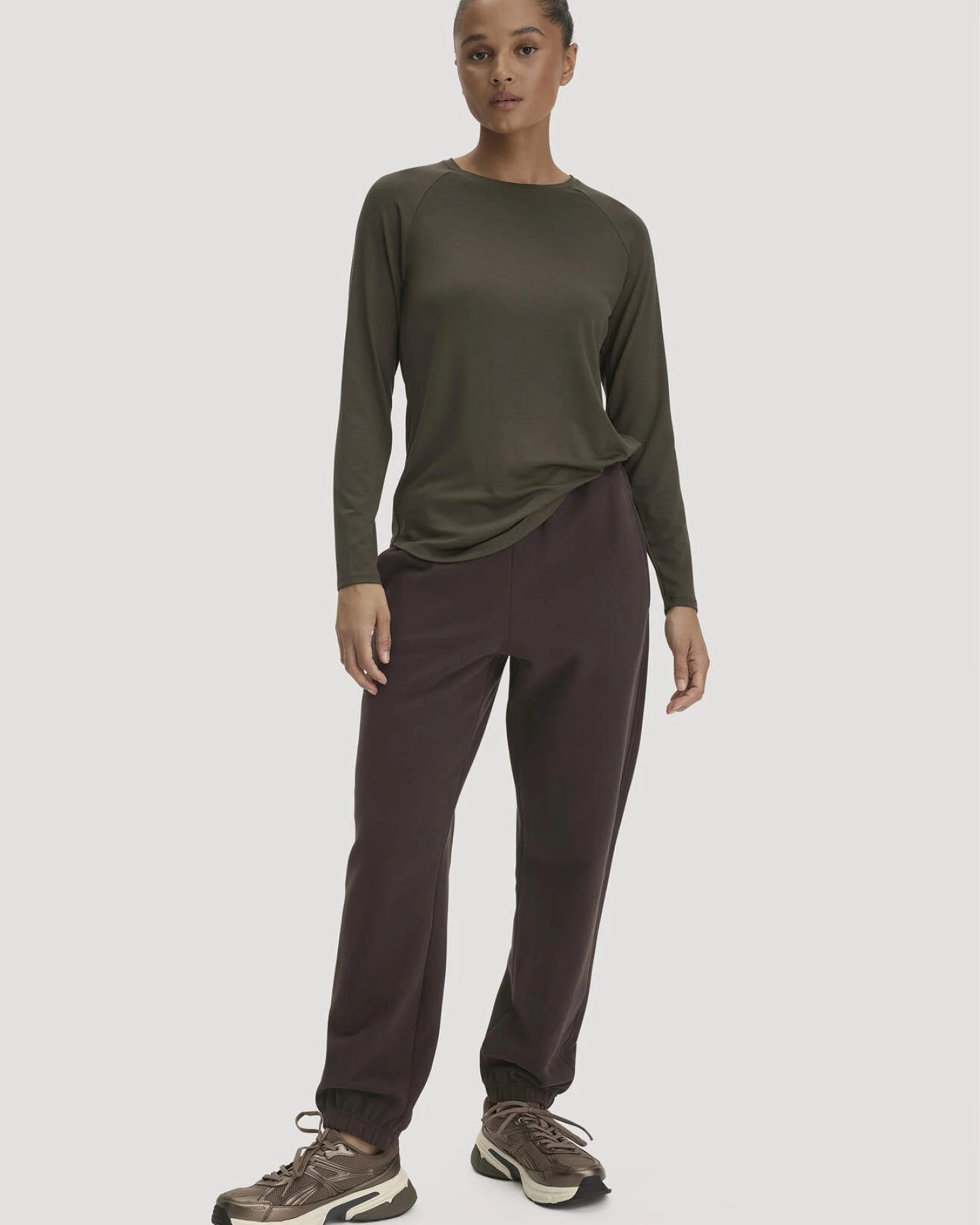 hessnatur Loungewear Longsleeve Regular ACTIVE COMFORT aus TENCEL™ Lyocell - grün - Größe 48 – Ansicht 2