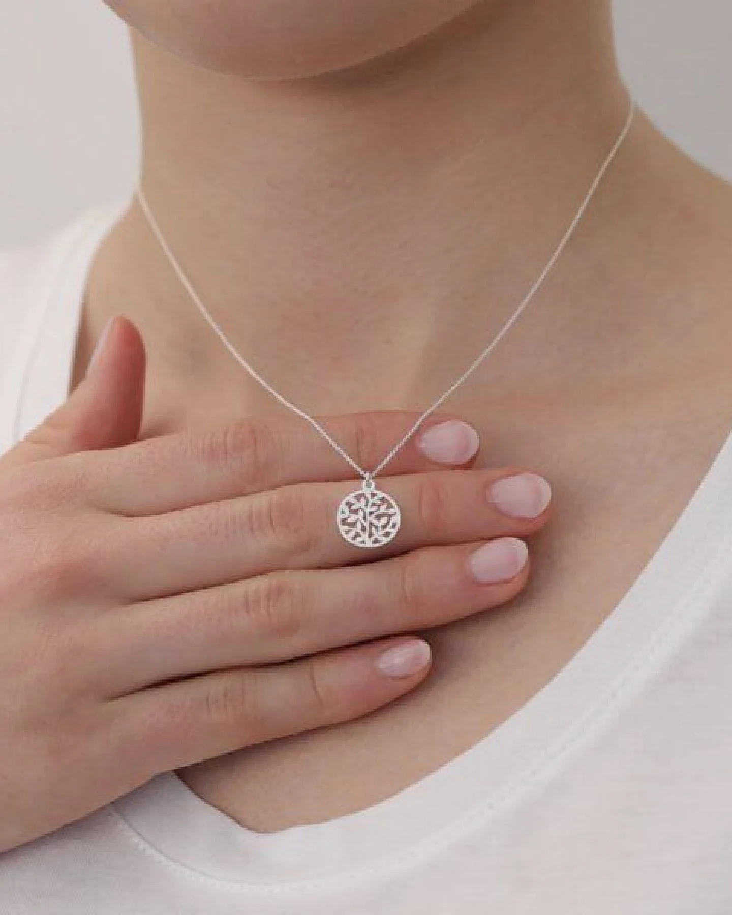 BELLYBIRD Jewellery Halskette - Lebensbaum, Anhänger kleiner Baum, Silber/ Silber vergoldet – Ansicht 3