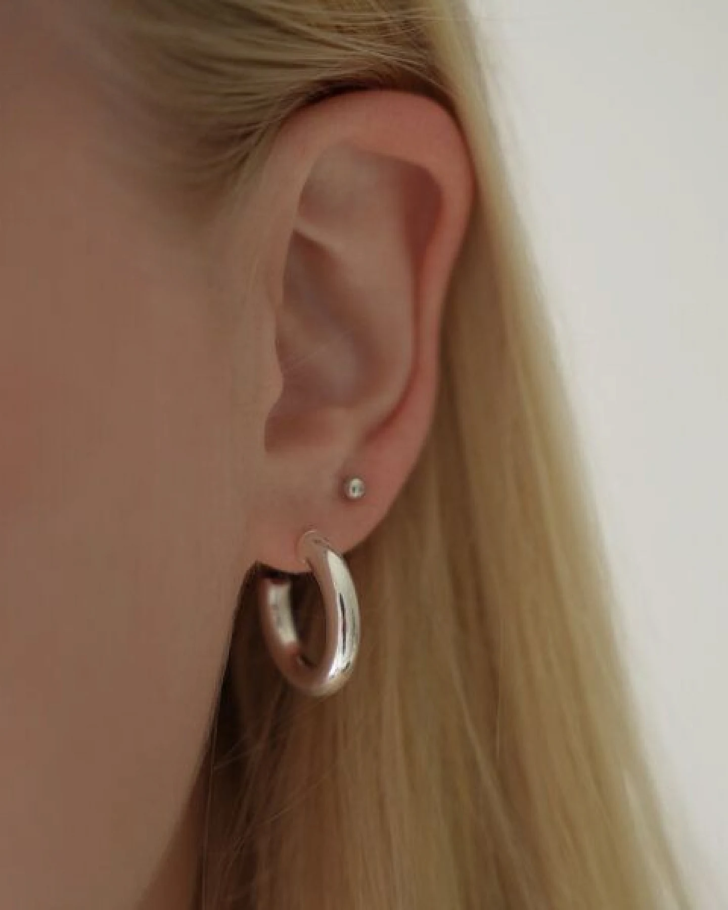 BELLYBIRD Jewellery CREOLEN - Kreis, dicke Form, glatt in M/L – Ansicht 3