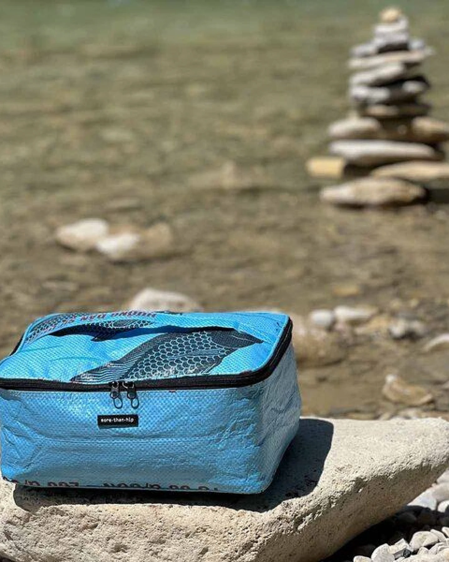 MoreThanHip Kosmetiktasche oder Kulturtasche aus recycelten Zementsäcken Jati – Ansicht 3