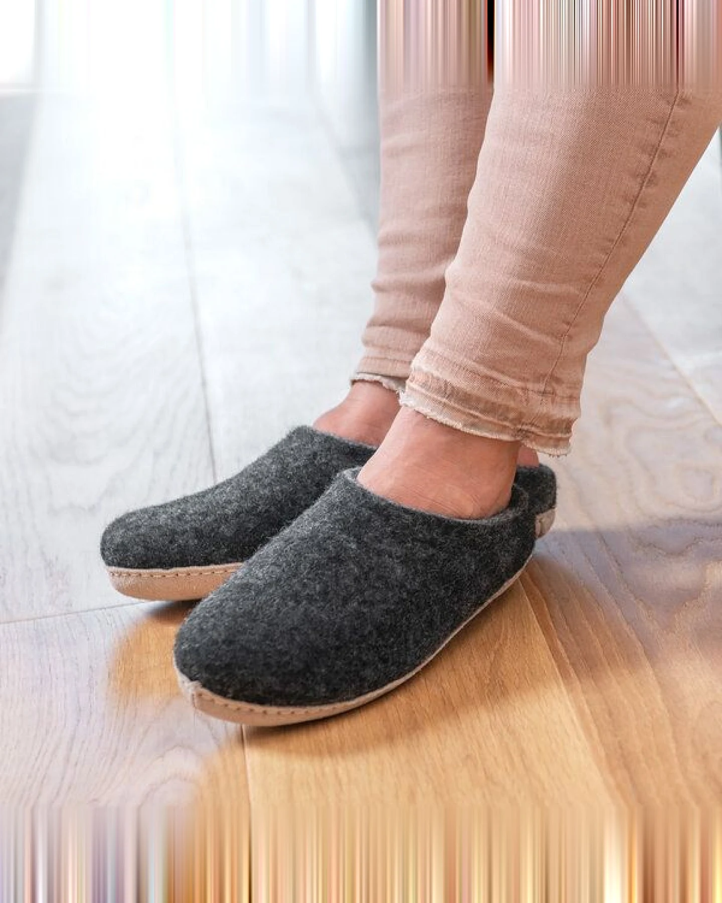 naturling Filz Damen Hausschuhe mit weicher Ledersohle – Ansicht 3