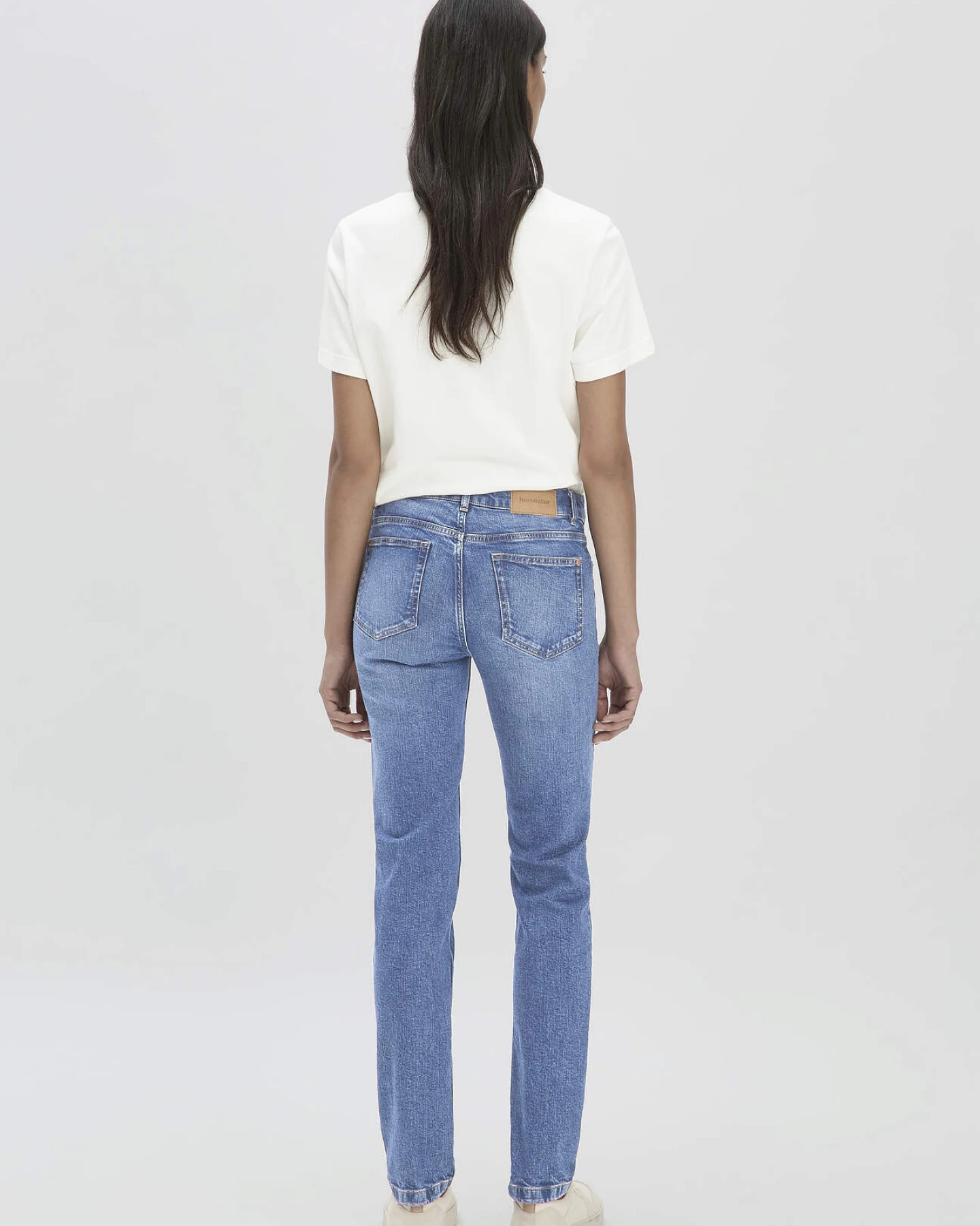 hessnatur Damen Jeans LEA Mid Rise Slim aus Bio-Denim - blau - Größe 25/32 – Ansicht 2