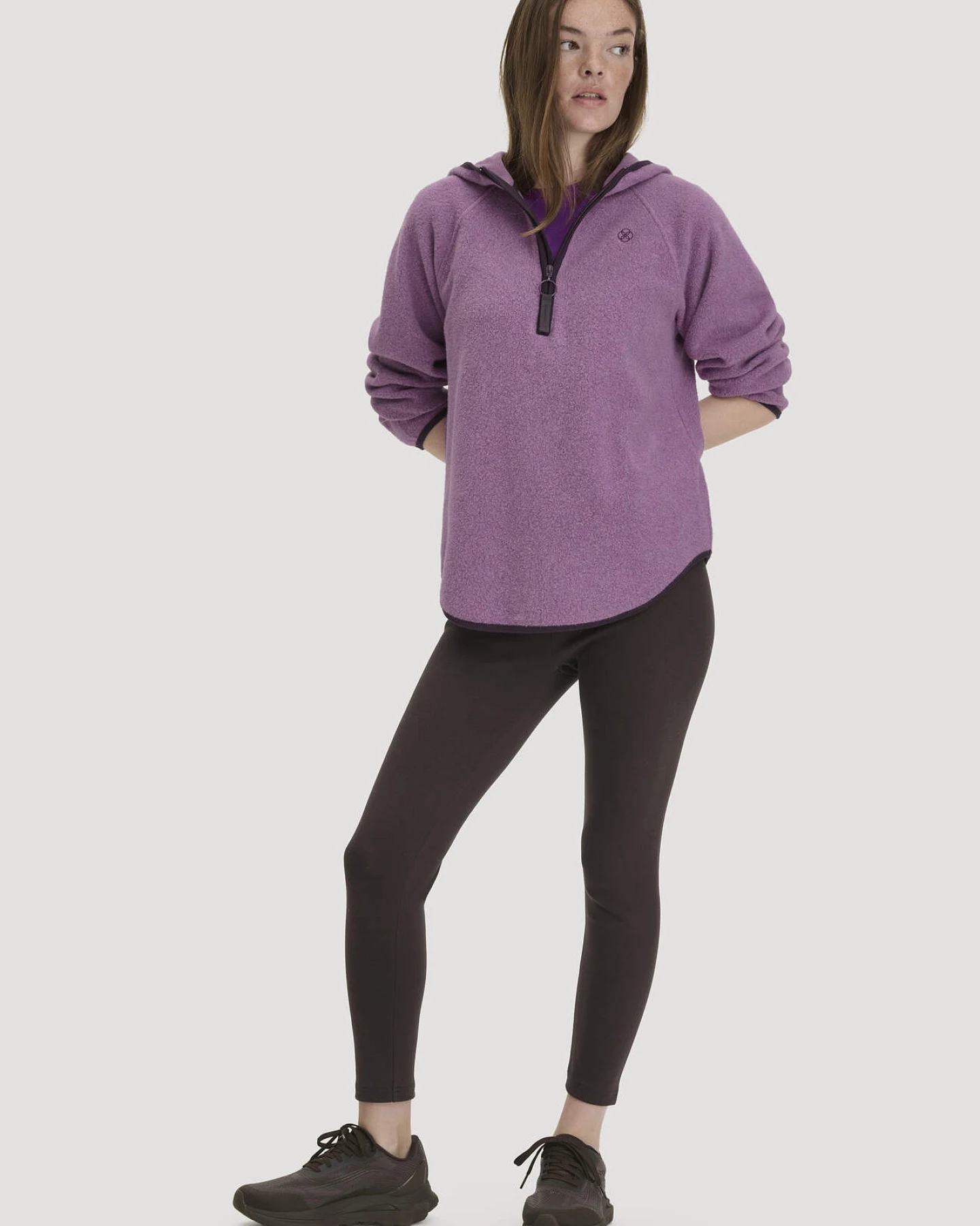 hessnatur Loungewear Fleece Hoodie Relaxed ACTIVE LIGHT aus Bio-Baumwolle - lila - Größe XL – Ansicht 2