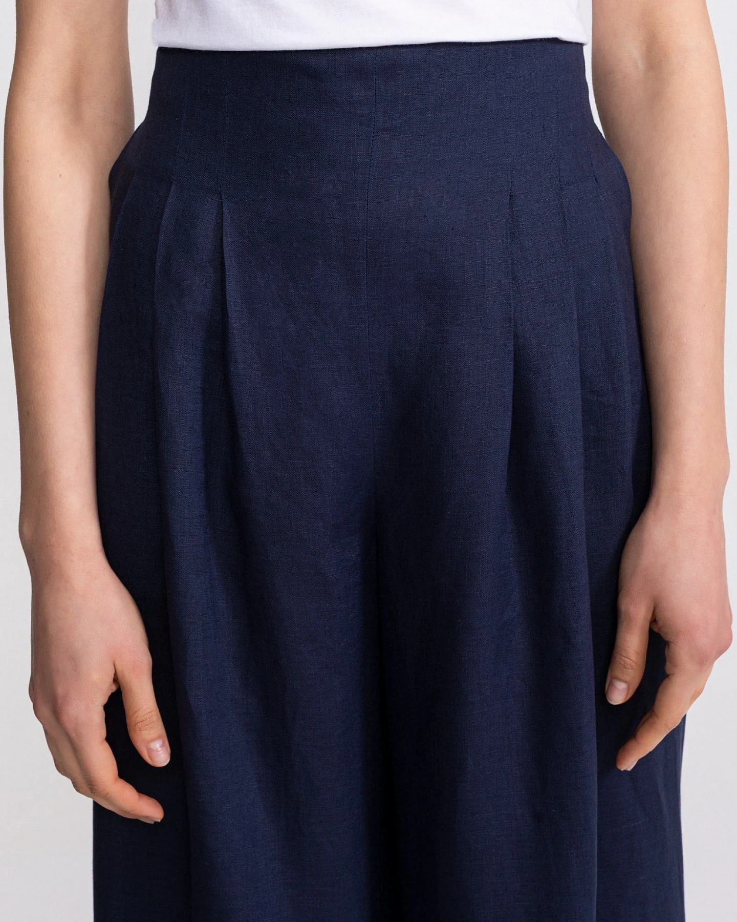 De IONESCU Damen vegan Hose High Waist Deva Marineblau – Ansicht 2