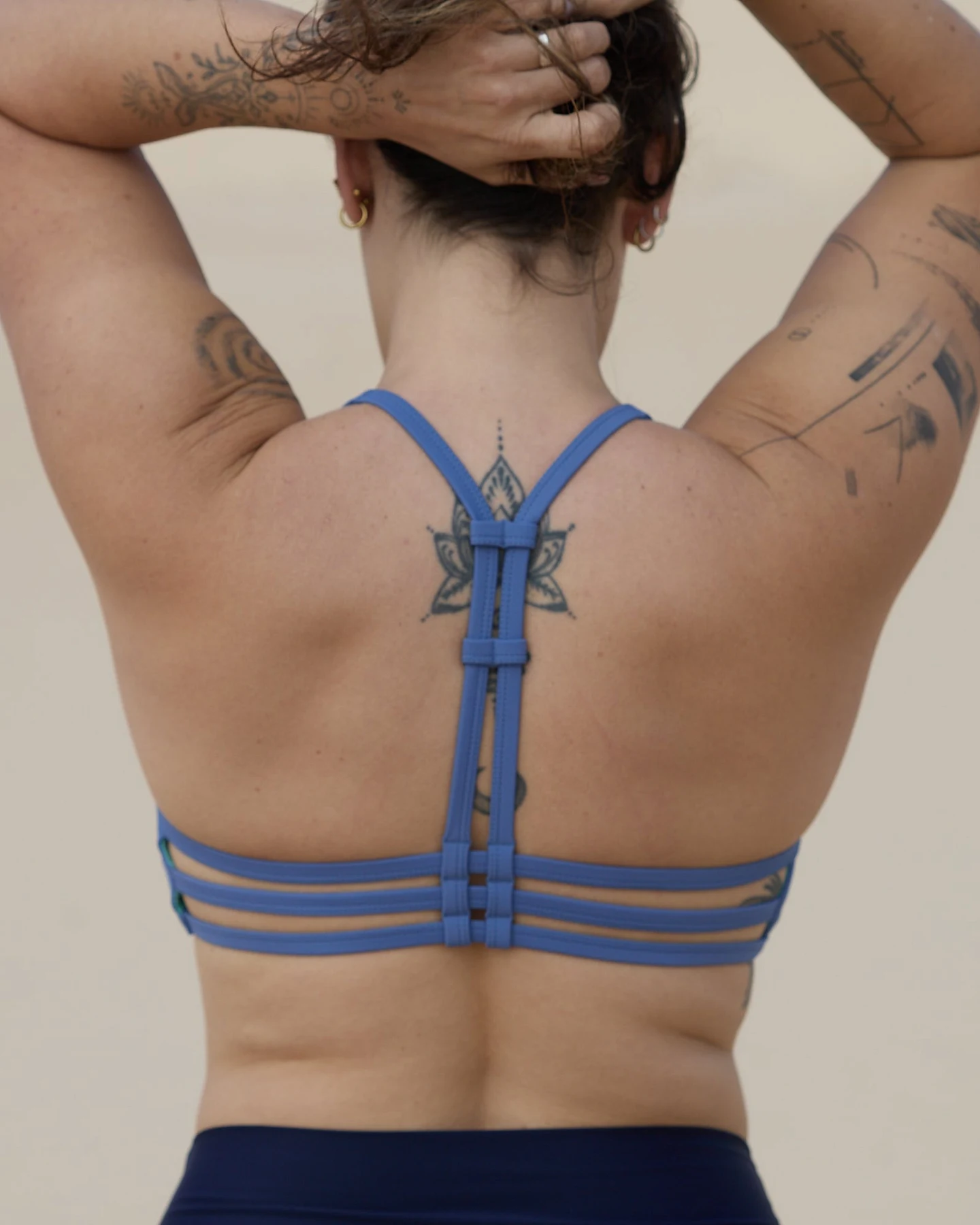Inaska Damen vegan Bikini Oberteil Vielseitig Tragbar Chill Grau-Blau – Ansicht 2