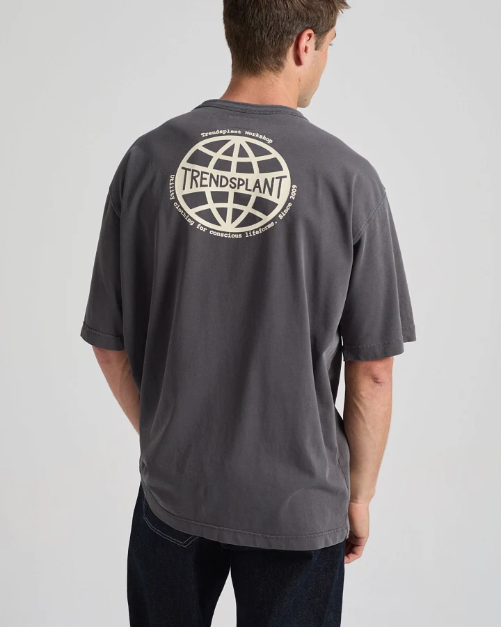 Trendsplant Herren vegan T-Shirt Von Supply Oversize In Der Farbe Forged Iron Grey