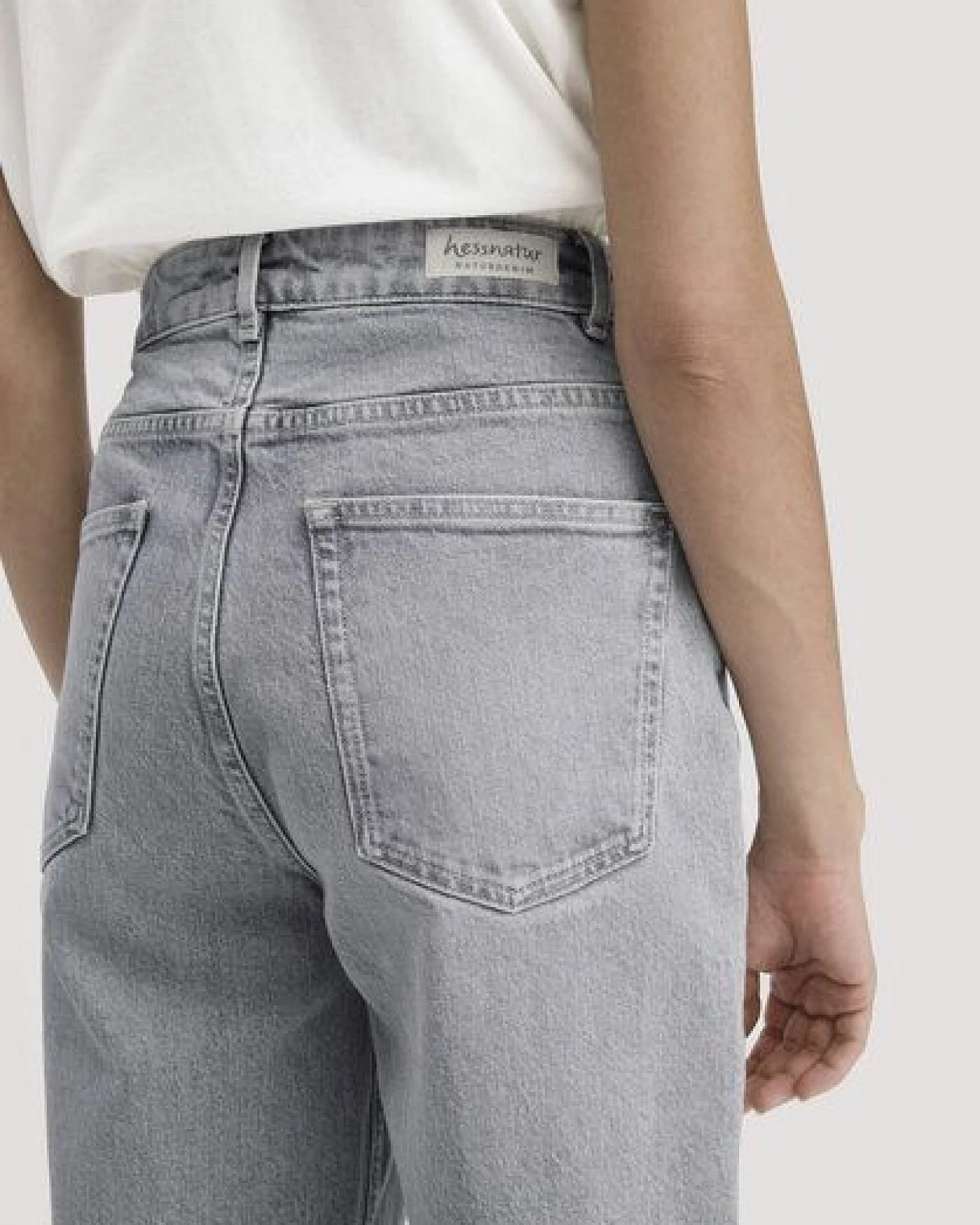 hessnatur Jeans NELE High Rise Barrel Leg aus Bio-Denim – Ansicht 2