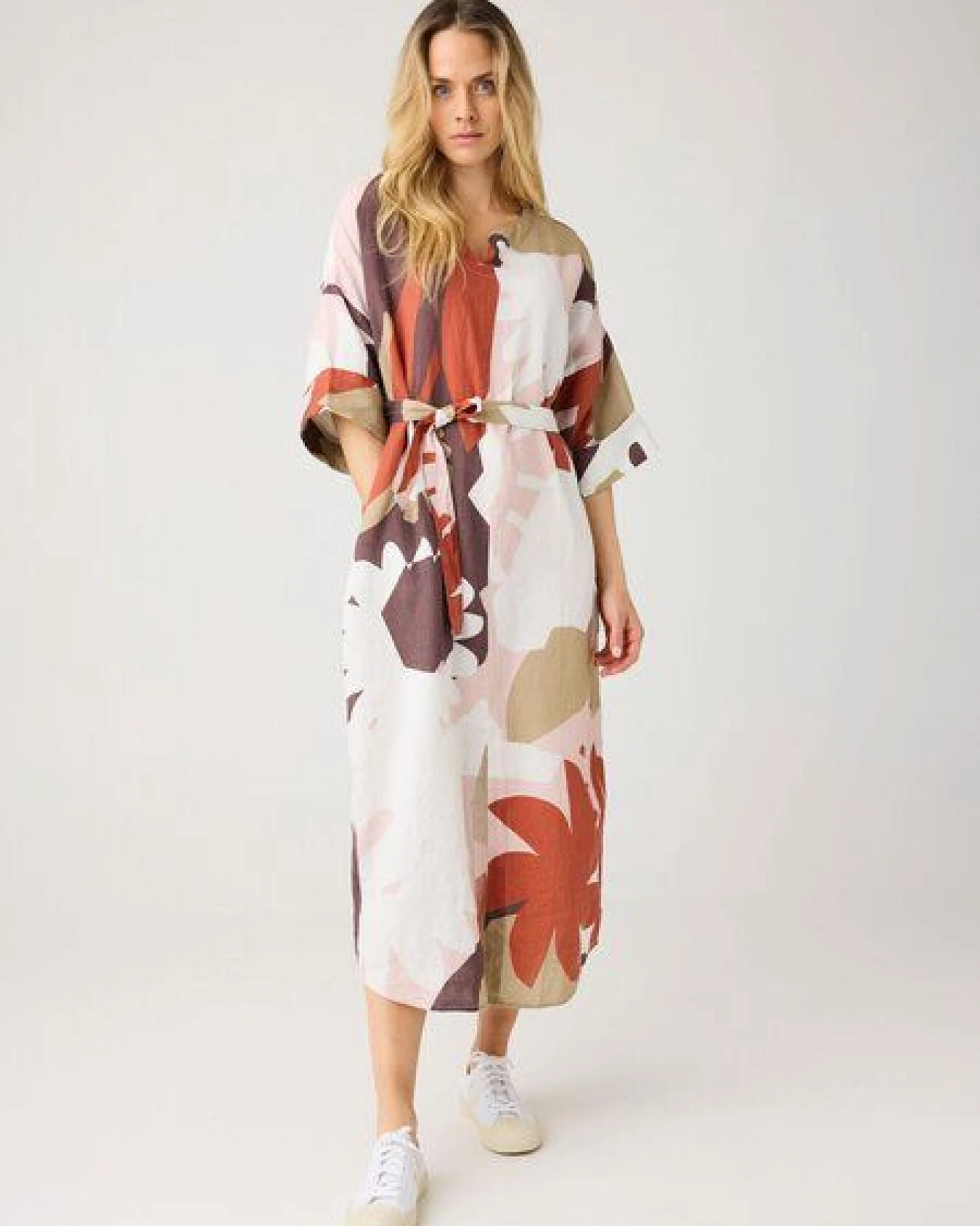 KnowledgeCotton Apparel Sommerkleid mit V-Ausschnitt und Print aus Bio-Leinen – Ansicht 2