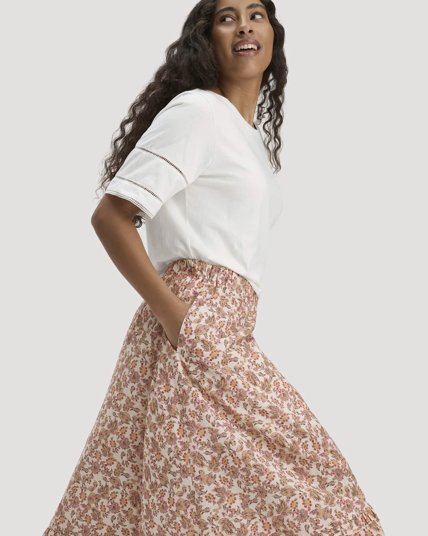 hessnatur Damen Gewebe Print Rock Maxi aus Bio-Baumwolle - beige - Größe 42 – Ansicht 4