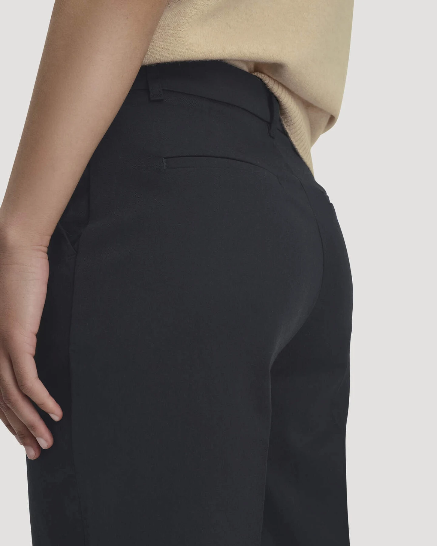 hessnatur Damen Hose Straight Leg Relaxed aus TENCEL™ Lyocell mit Bio-Baumwolle - schwarz - Größe 42 – Ansicht 3
