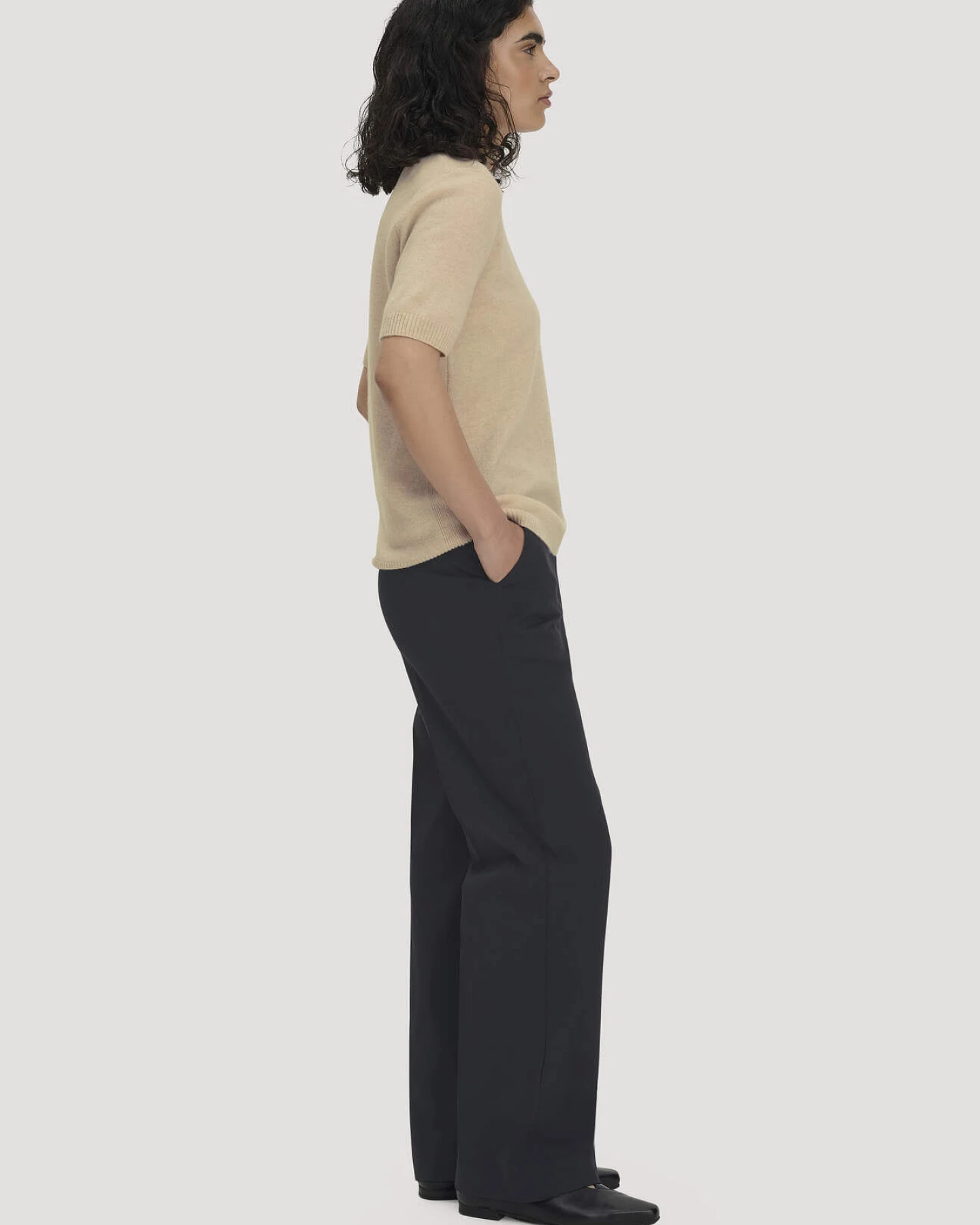 hessnatur Damen Hose Straight Leg Relaxed aus TENCEL™ Lyocell mit Bio-Baumwolle - schwarz - Größe 46 – Ansicht 4