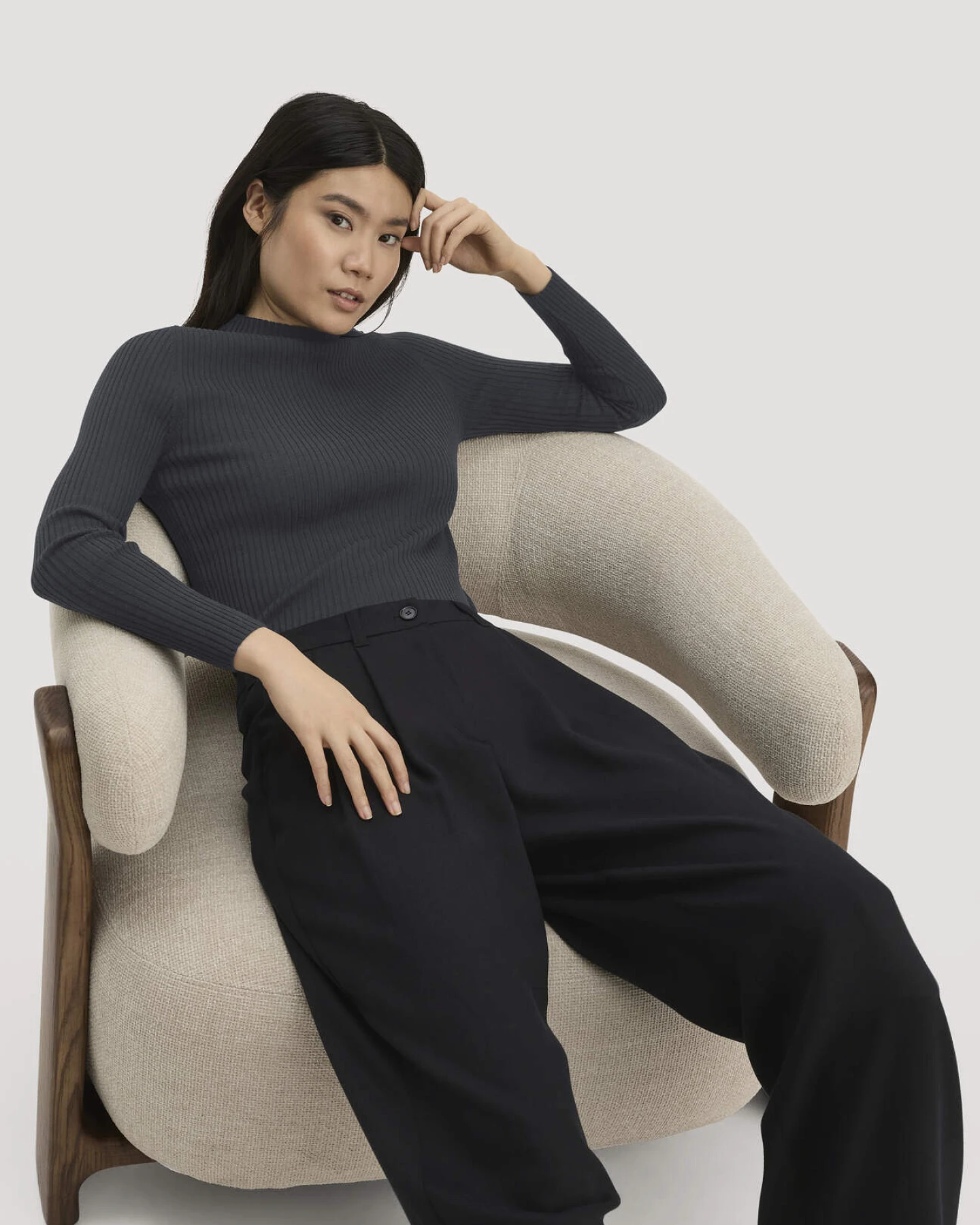 hessnatur Damen Twill-Hose Wide Leg aus TENCEL™ Lyocell - schwarz - Größe 44 – Ansicht 4