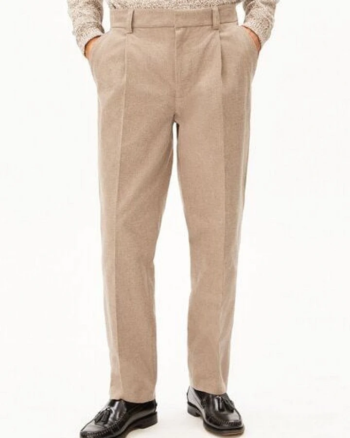 Produktseite: ARMEDANGELS TAAMIR STRUCTURE Herren Chinohose aus Bio-Baumwoll Mix