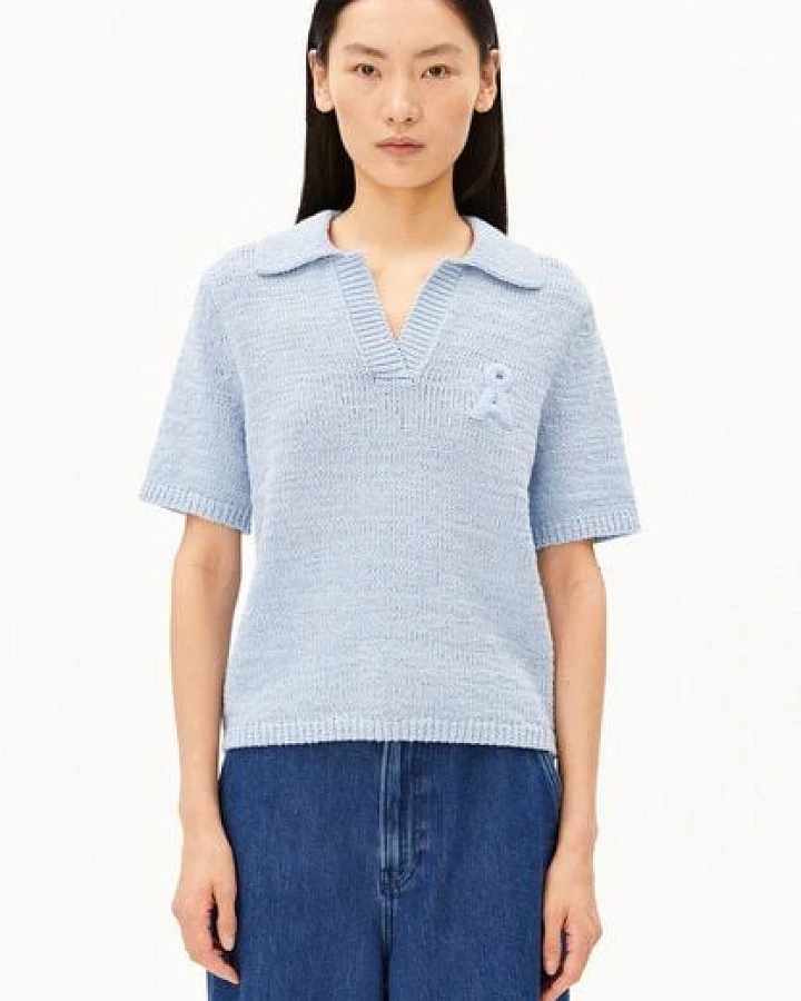 Produktseite: ARMEDANGELS ICONIC Å Damen Strickpoloshirt aus 100% Bio-Baumwolle