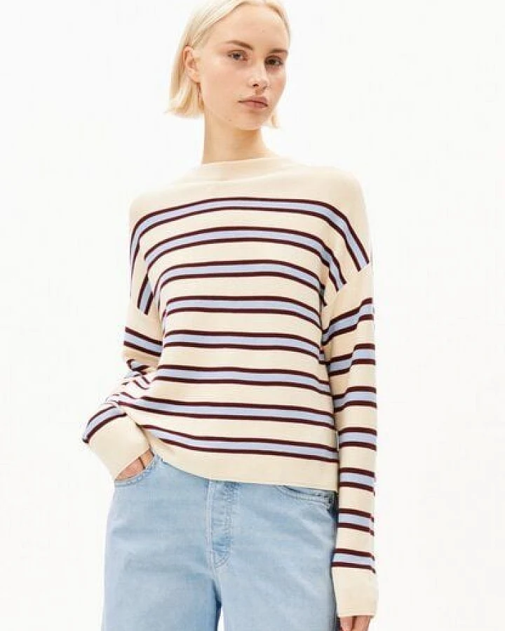 Oatmilk-Velvet Red-Soft Blue
