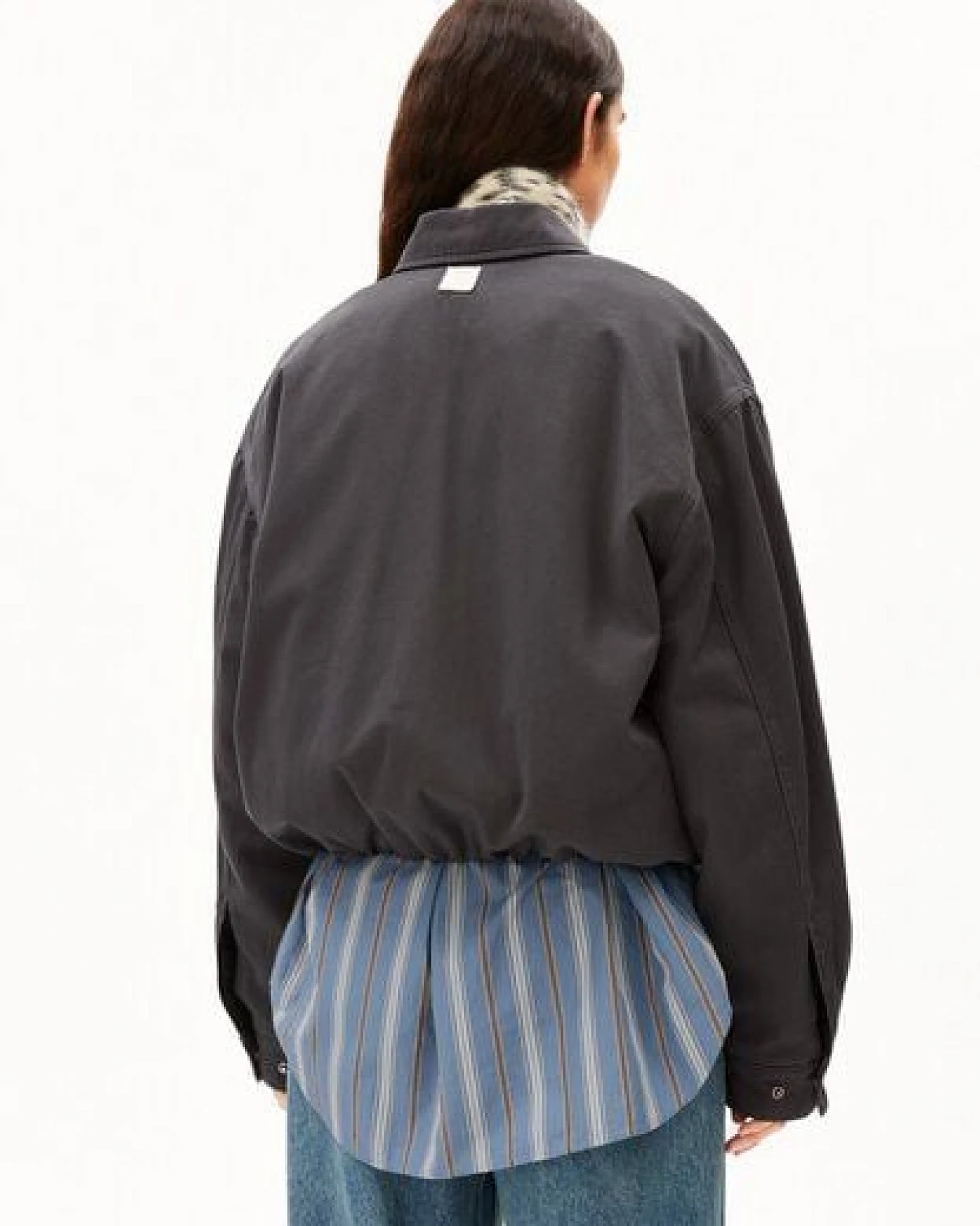 ARMEDANGELS ICONIC Å Damen Oversize-Jacke aus 100% Bio-Baumwolle – Ansicht 2
