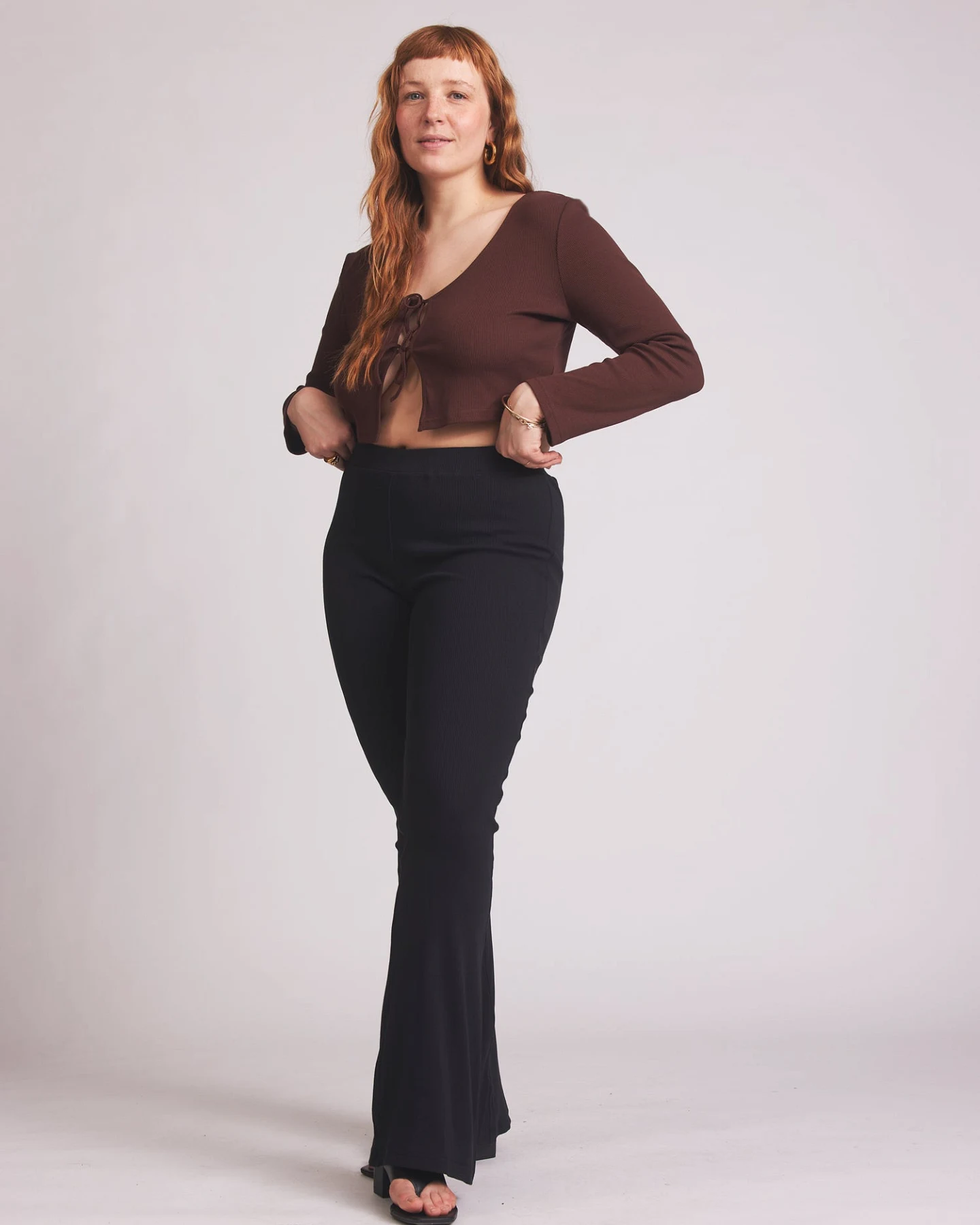 Baìge the Label Damen vegan Strickjacke Brit Mit Schnürung Zartbitter – Ansicht 2