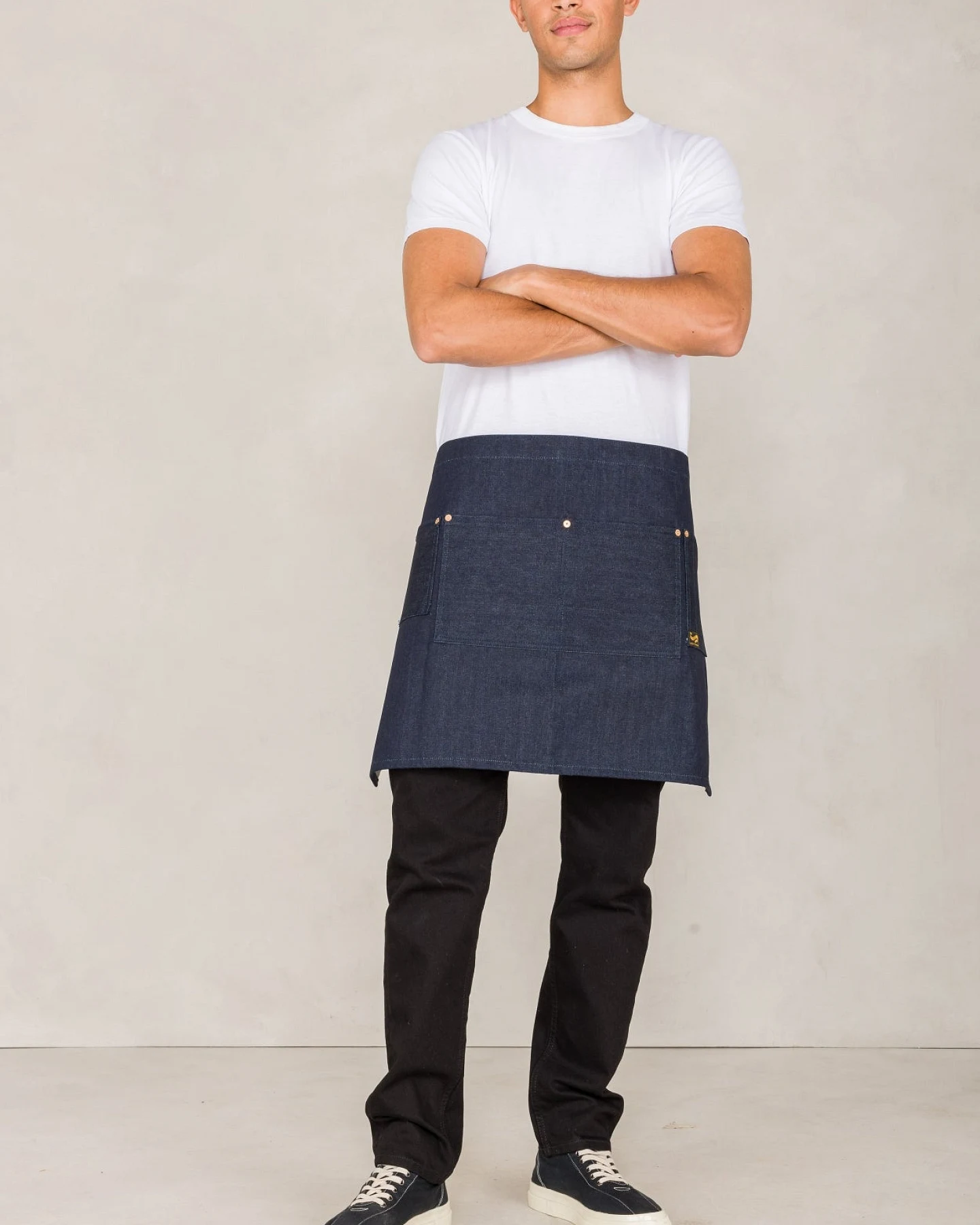 Kings of Indigo unisex vegan Schürze Selvage Navy – Ansicht 2