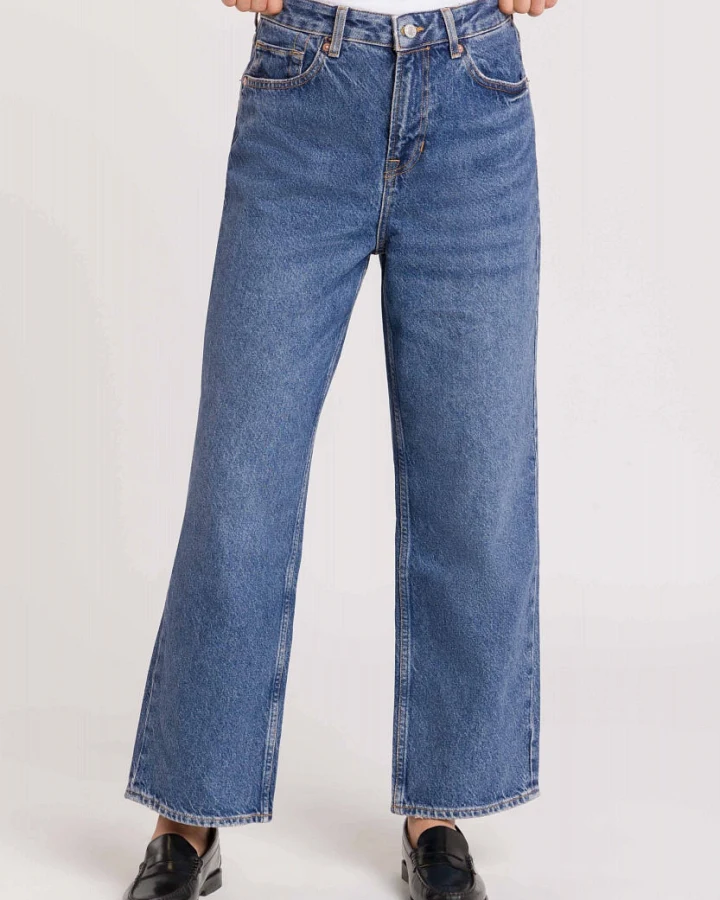 Kings of Indigo Damen vegan Jeans Liora Cropped Washed Blau