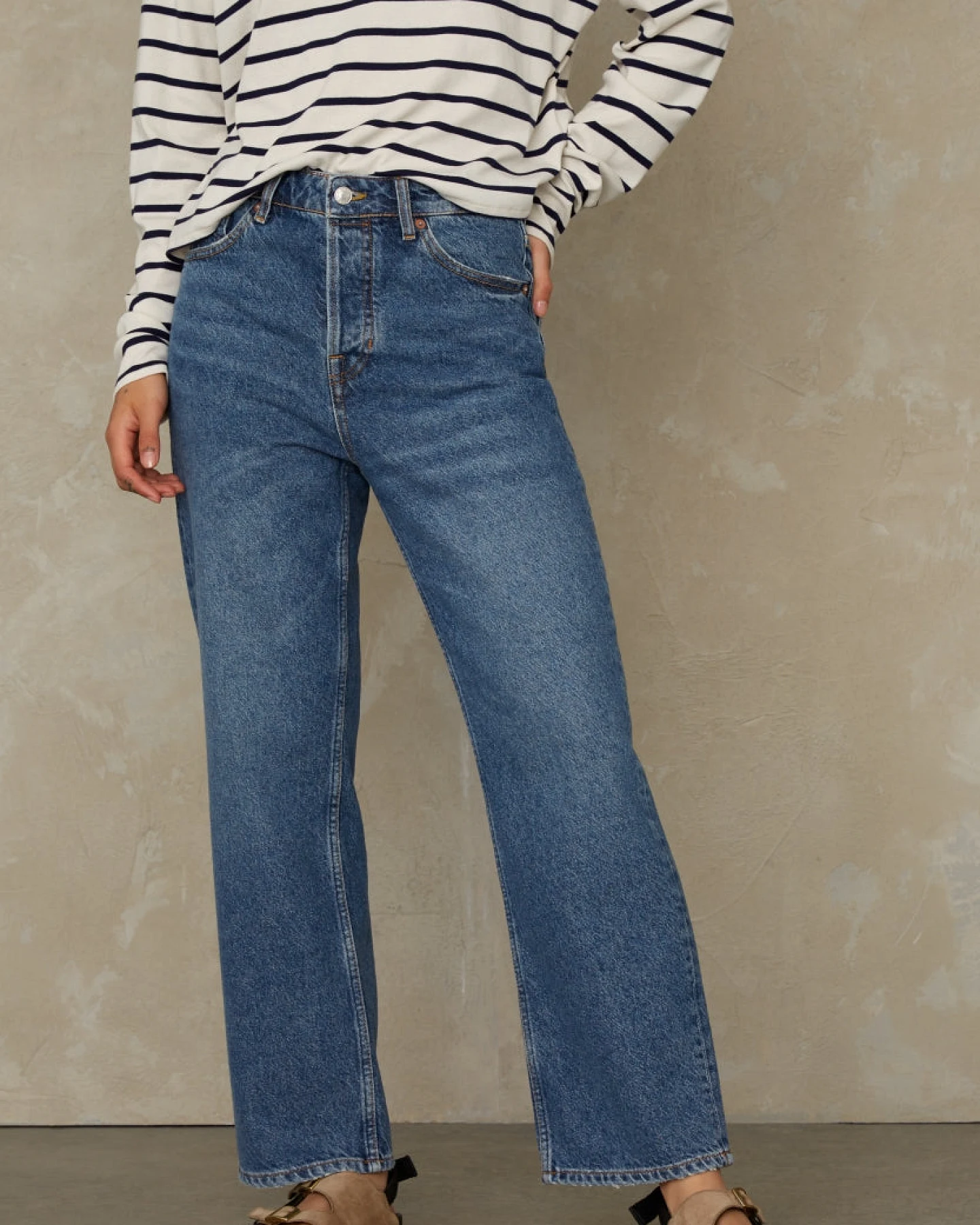 Kings of Indigo Damen vegan Jeans Liora Cropped Washed Blau – Ansicht 2
