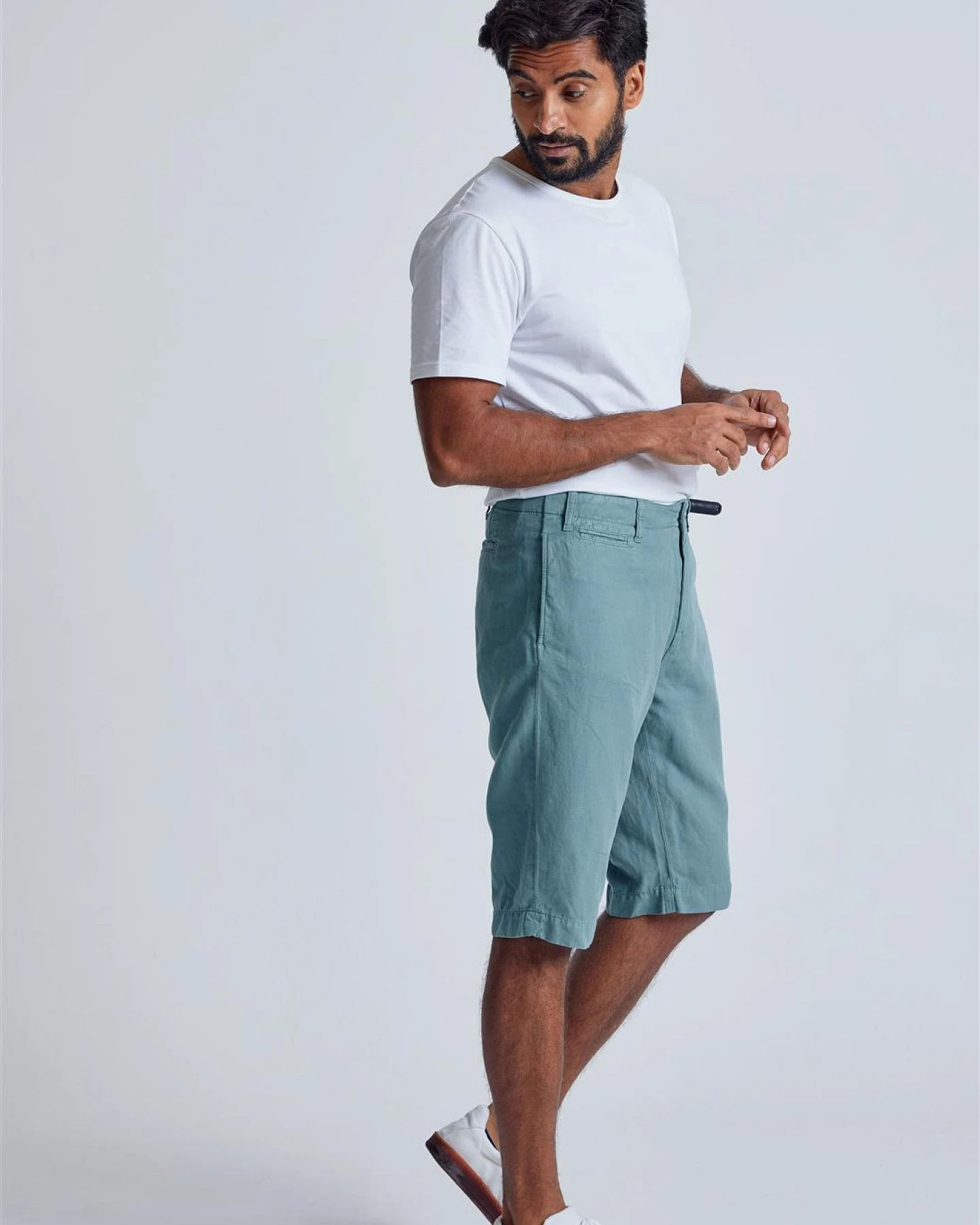 Flax and Loom Herren vegan Shorts Chino Vogel Retro Blau – Ansicht 2