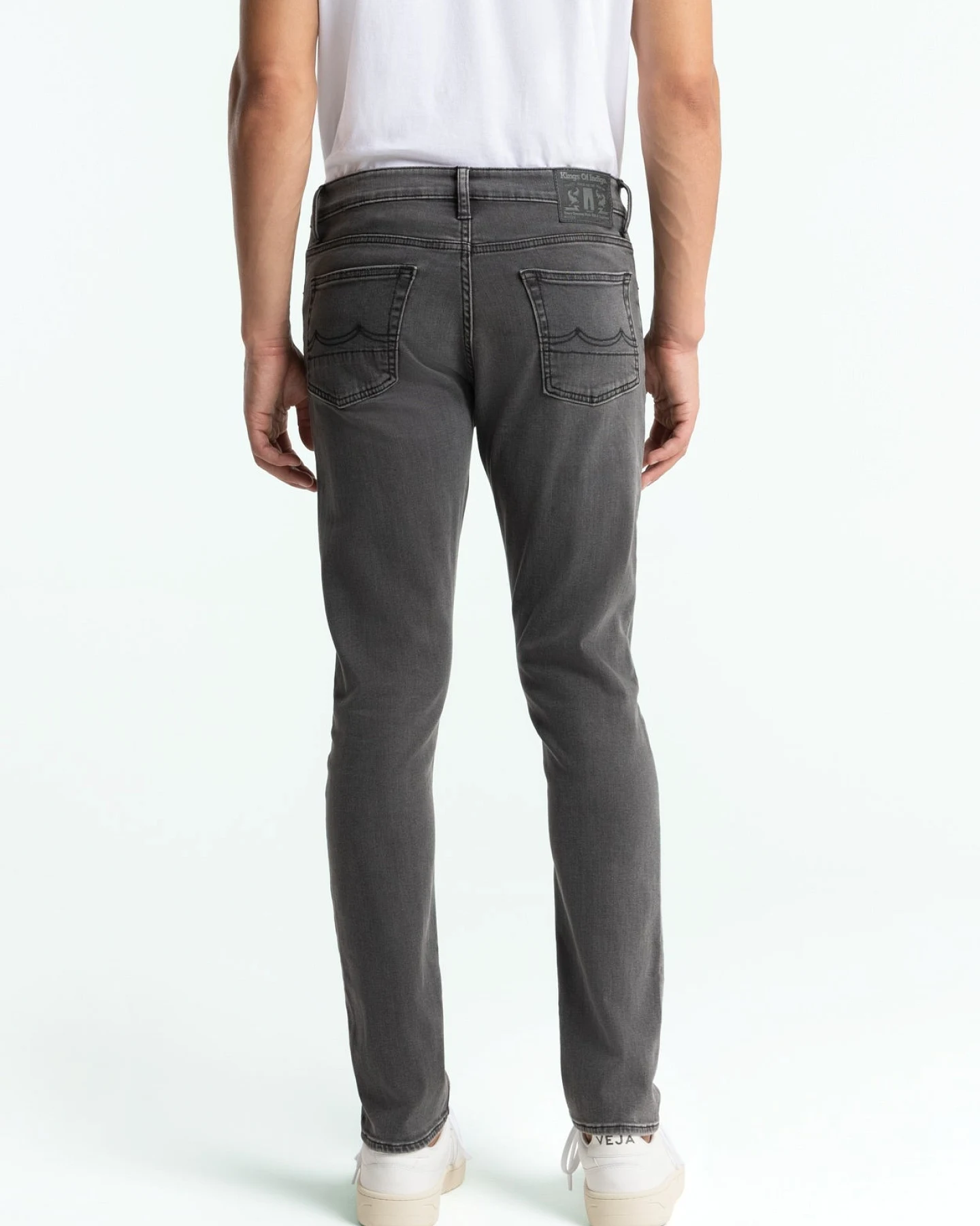 Kings of Indigo Herren vegan Jeans John Washed Grau – Ansicht 2