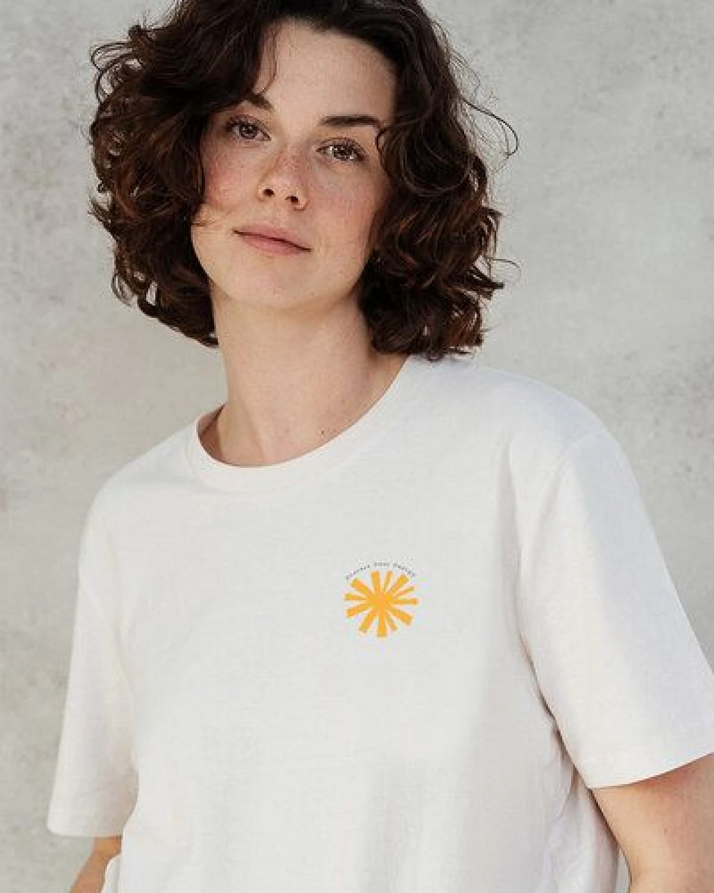 Kultgut Artdesign - Shirt aus recycelter Biobaumwolle / Protect your Energy – Ansicht 3