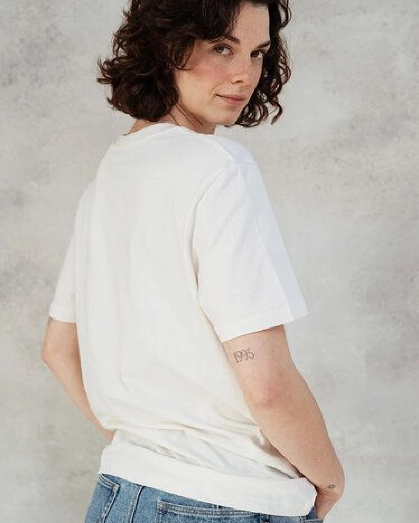 Kultgut Artdesign - Shirt aus recycelter Biobaumwolle / Archive de Botanique – Ansicht 3