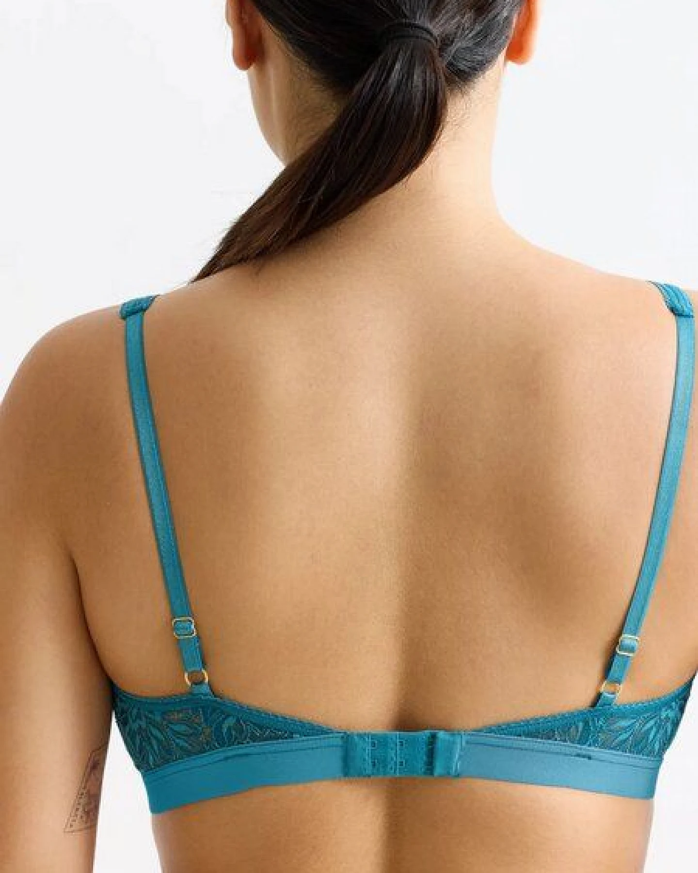 erlich textil Iconic Lace bügelloser Plunge BH mit Spitze aus abbaubarem Polyamid, made in Europe – Ansicht 4