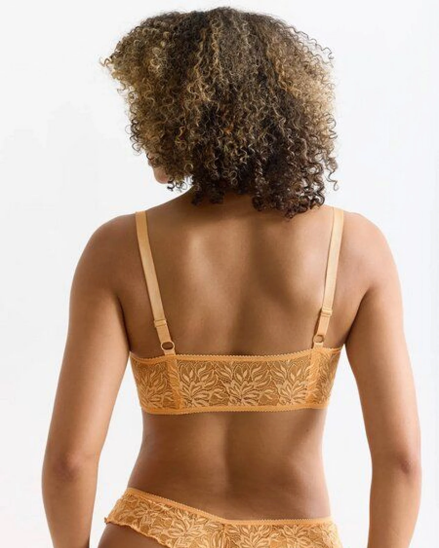 erlich textil Iconic Lace bügelloses Bandeau Bralette mit Spitze aus abbaubarem Polyamid, made in Europe – Ansicht 2